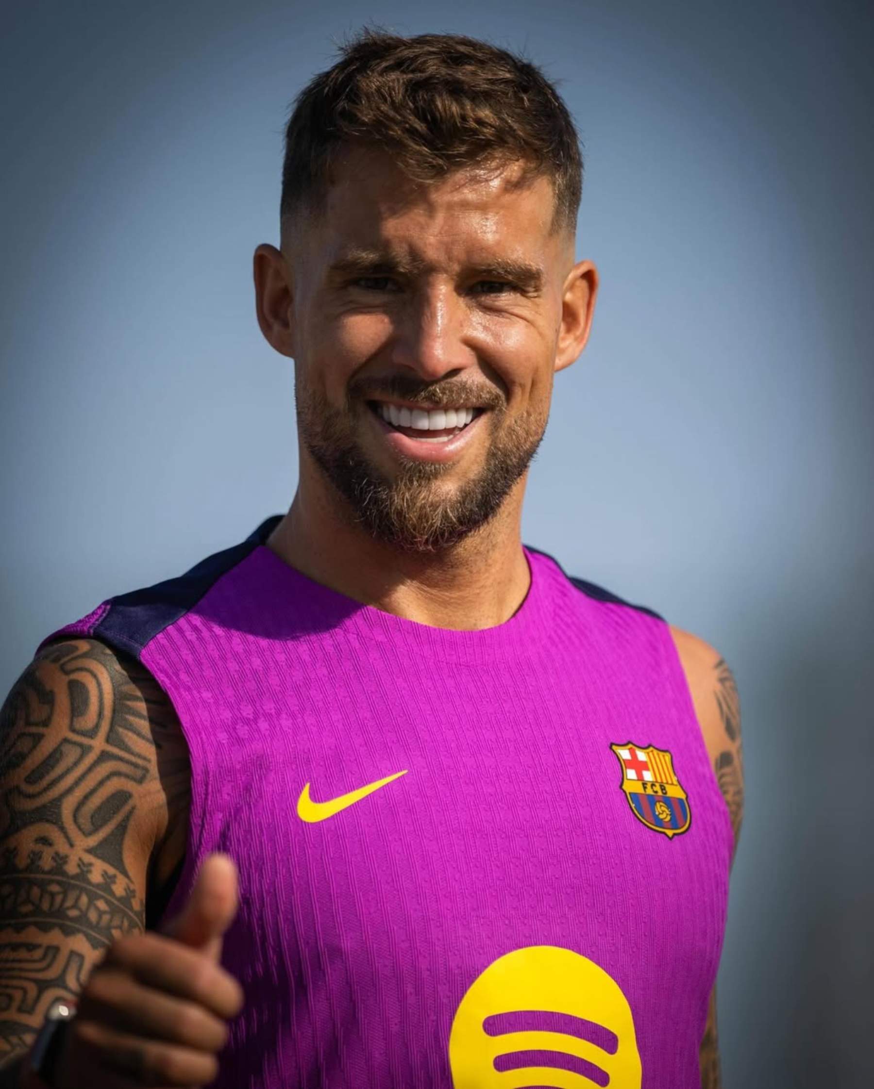 Íñigo Martínez enamora de vacances al paradís amb els seus amors: fotos amb les filles i la parella