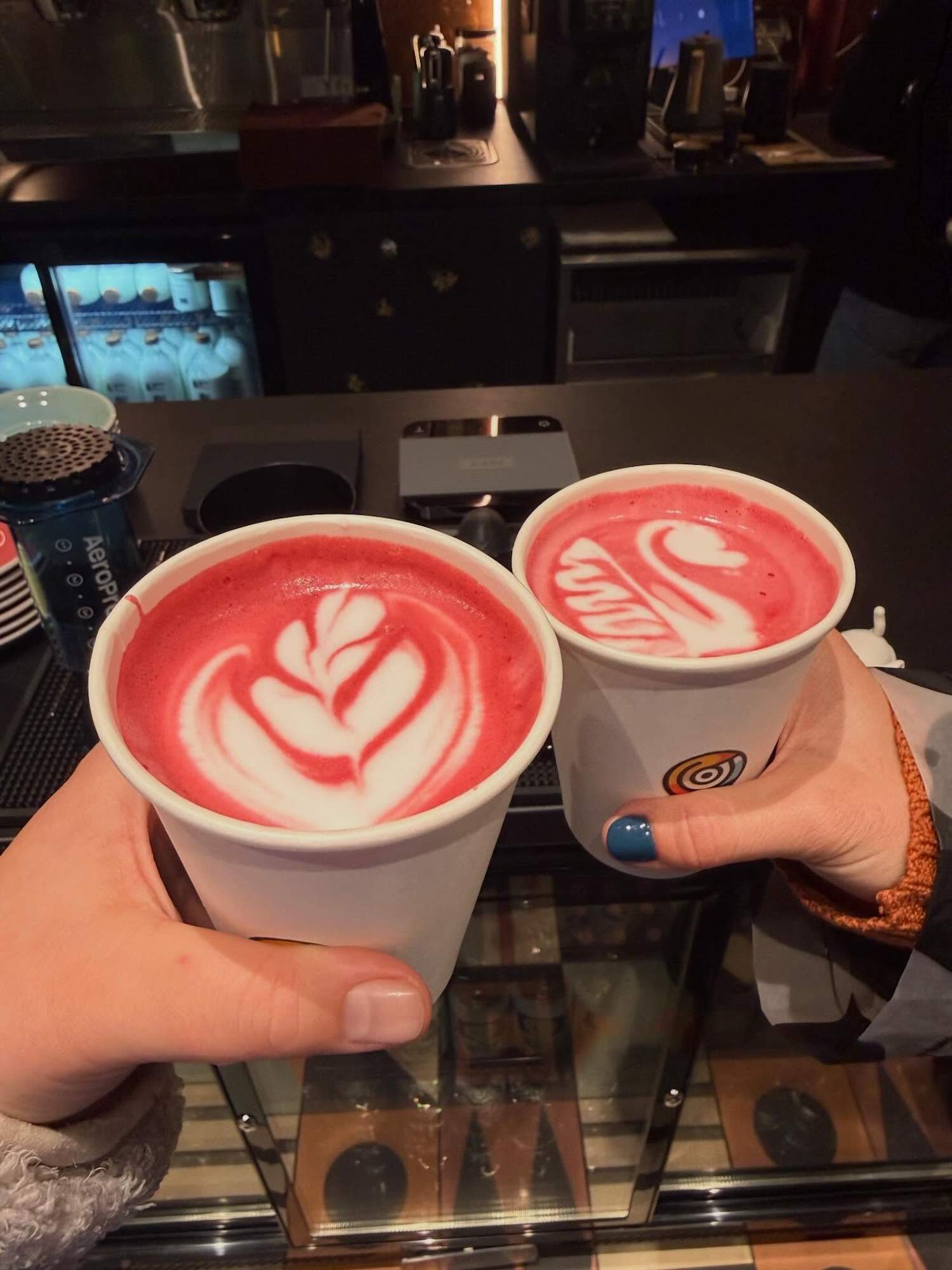 Escapada de cap de setmana d'una presentadora de TV3, banyant-se en ple mes de novembre, ben acompanyada