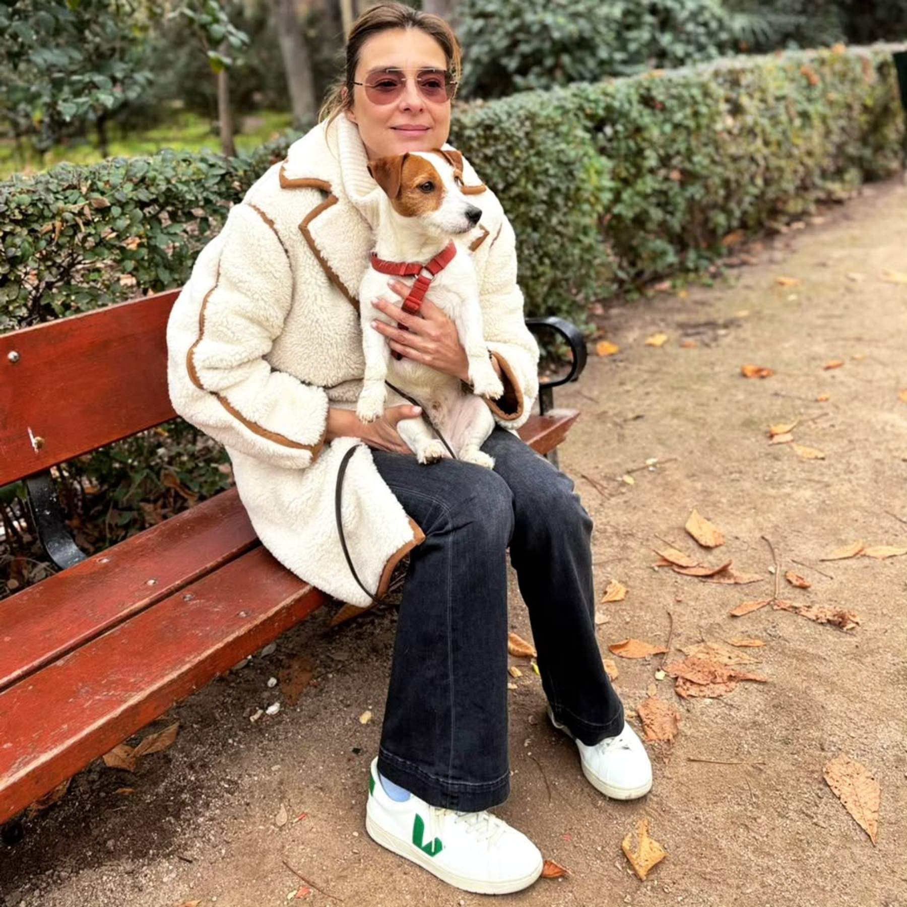 El vídeo más surrealista de la presentadora Sandra Barneda: "¿Usted cree que yo me parezco a mi perro?"