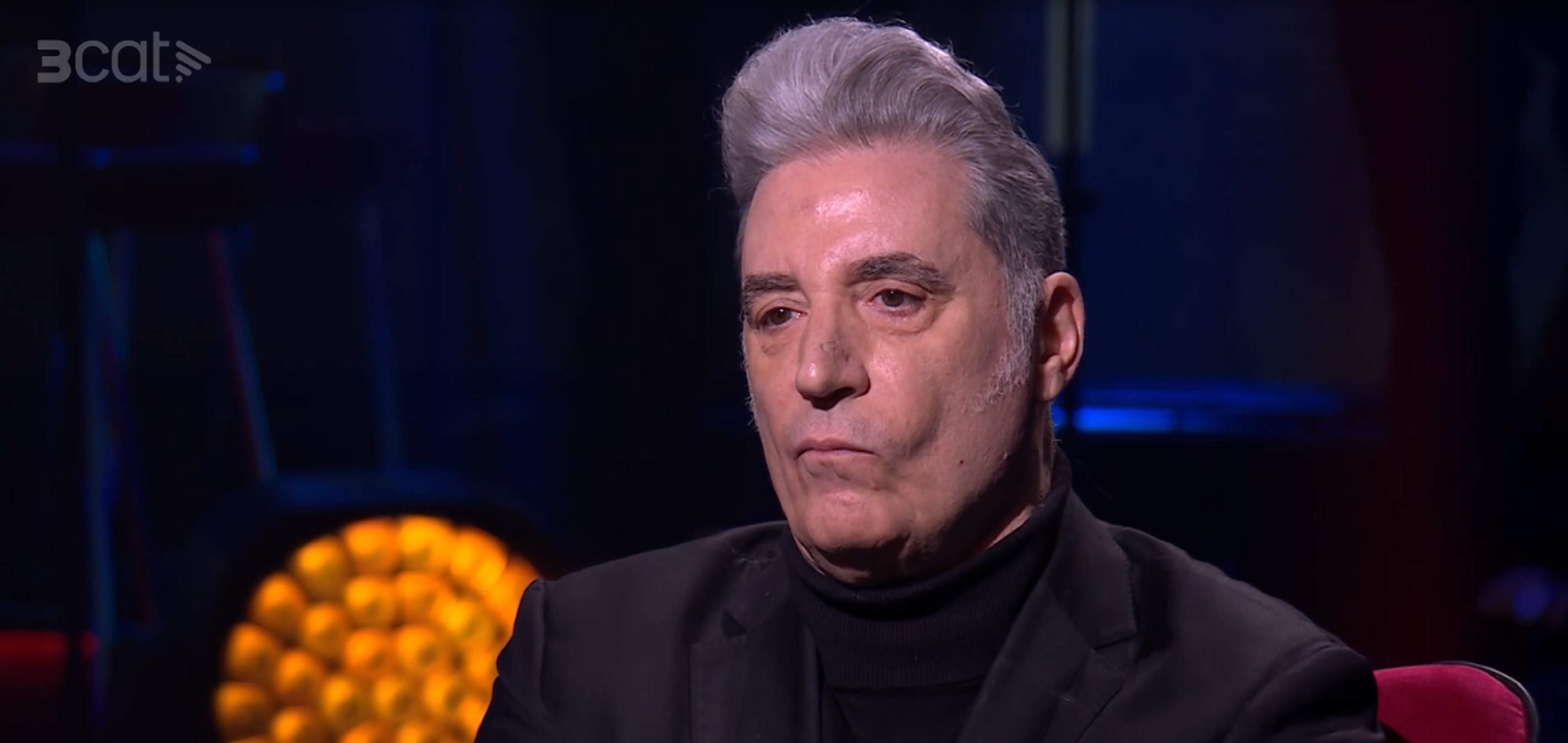 "¿Eres anticatalanista? ¿No querías venir a TV3?": Loquillo vuelve a TV3 13 años después. Qué tiene tatuado