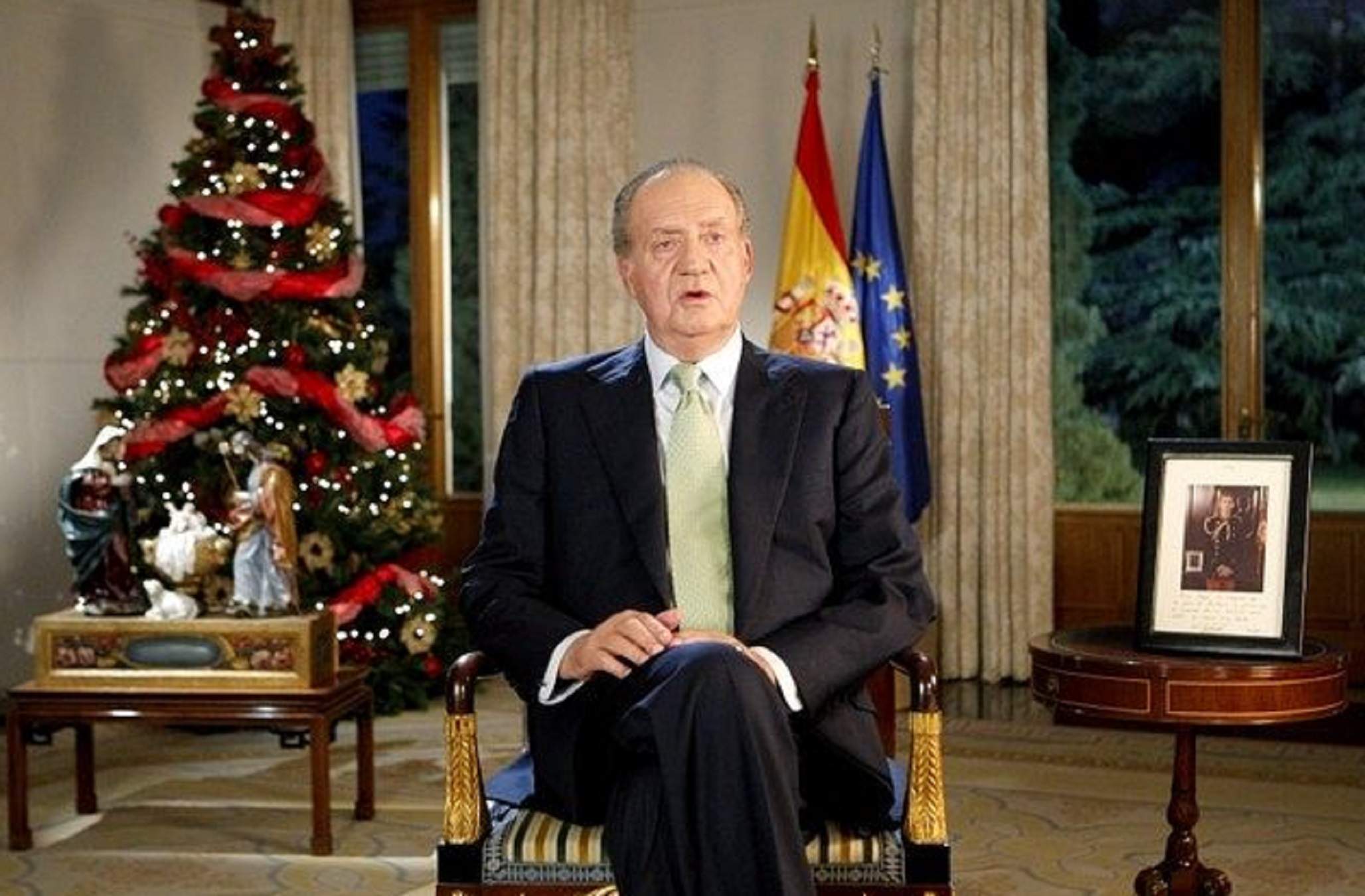 Juan Carlos, desatado: qué hacía en plena cena de Nochebuena, mientras los españoles veían su discurso en TV