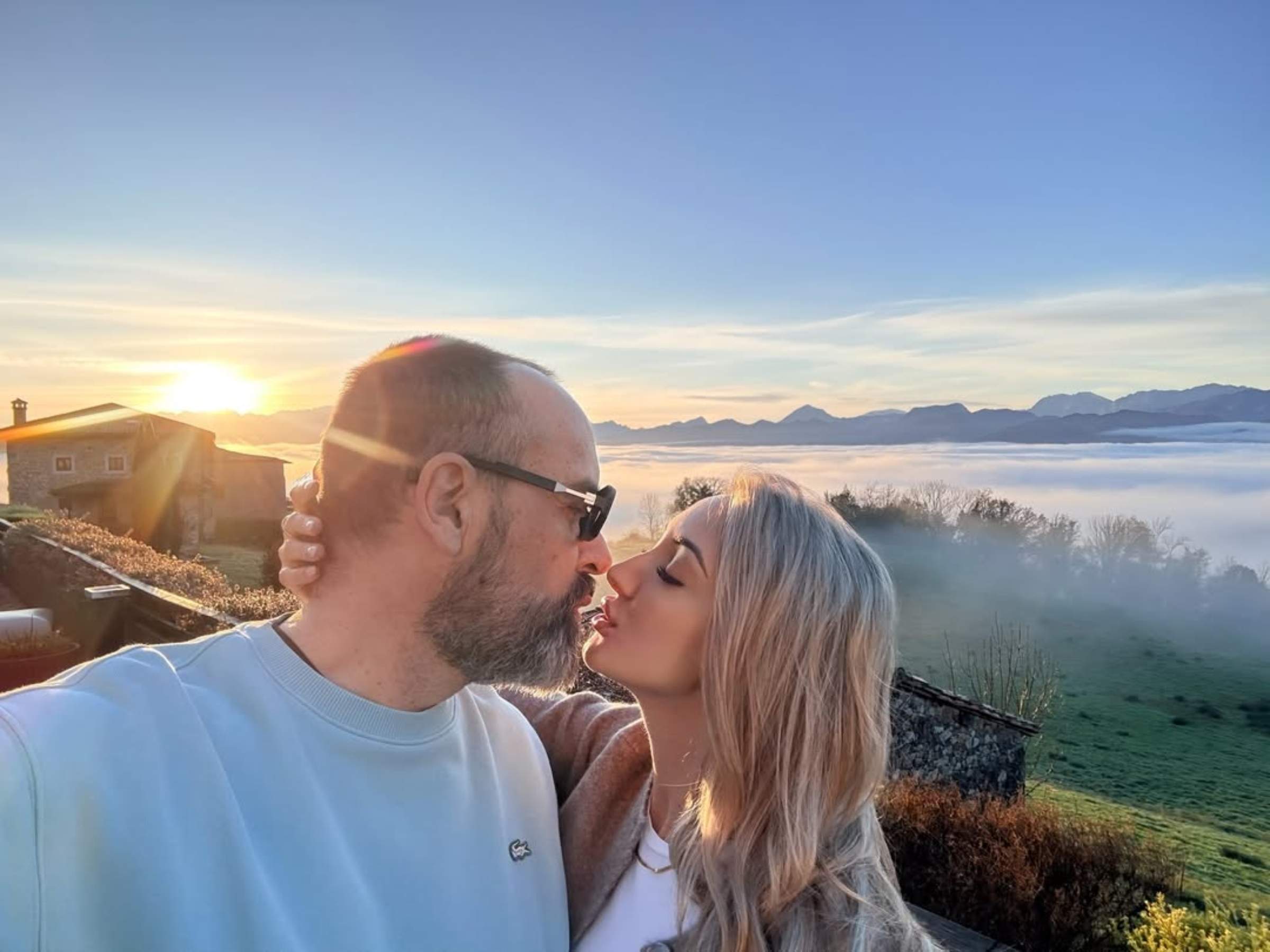 Risto Mejide i Merche Torre no es tallen, junts d'escapada romàntica: petons, carícies i moltes fotos