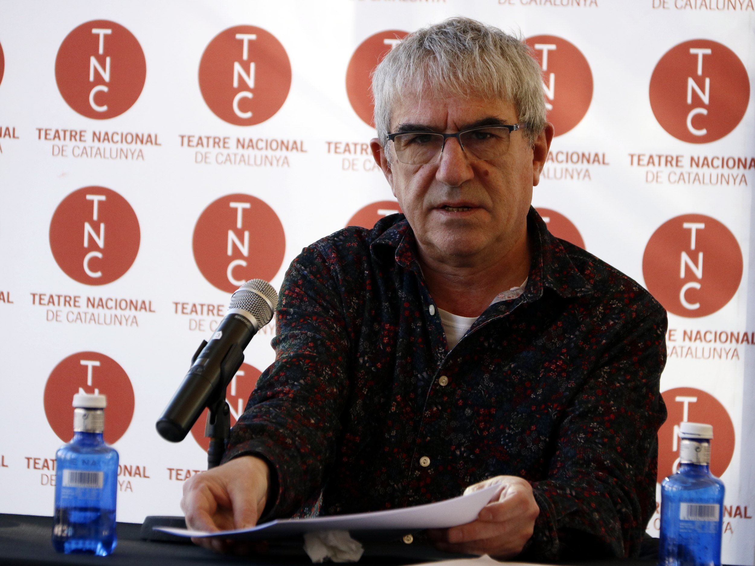 Joan Ollé insulta Toni Albà, "pallasso tonto" i Llach, "el cantant del règim"