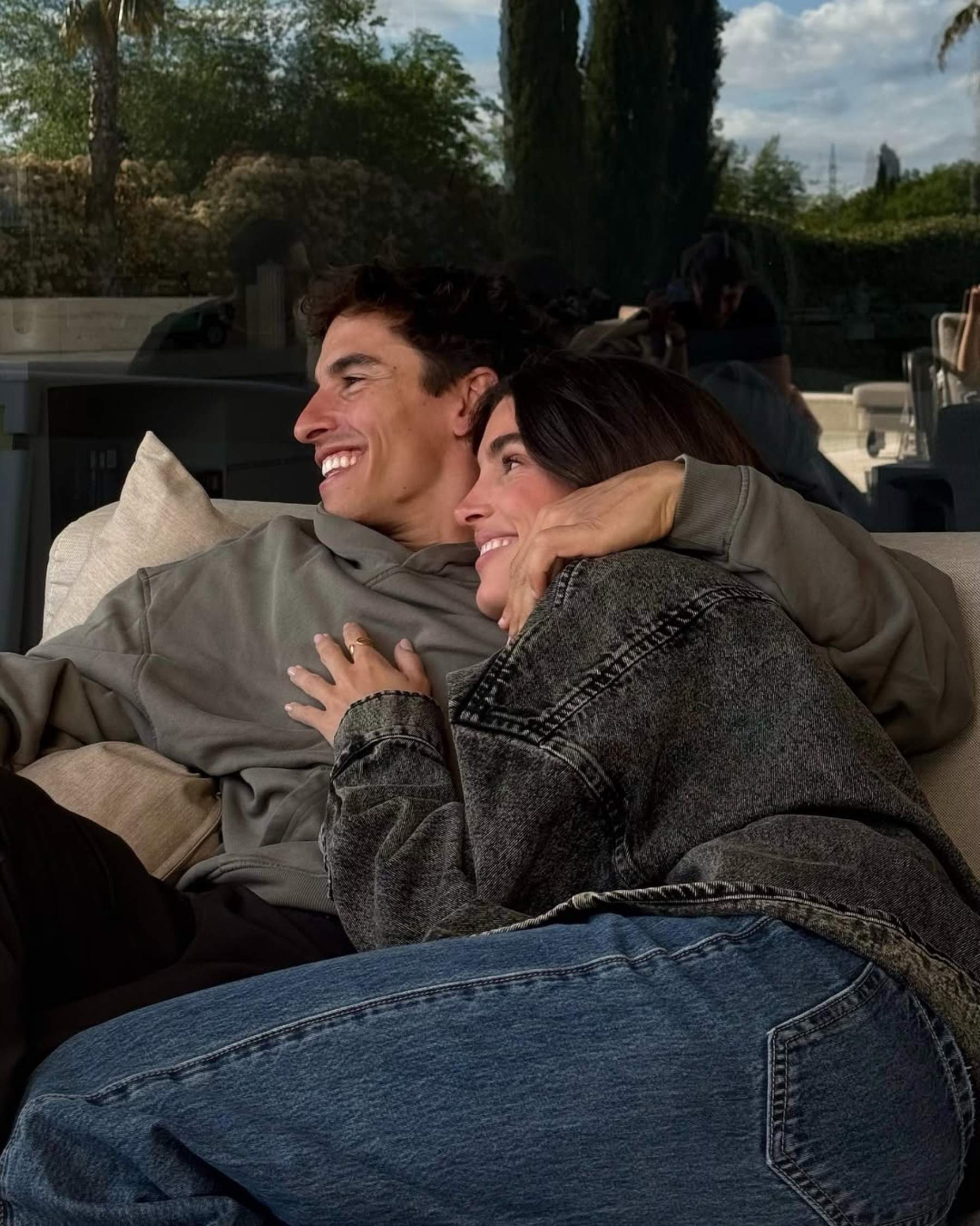 Marc Márquez y Gemma Pinto sorprenden con su última imagen: ¿con qué serie catalana cerraron el año?
