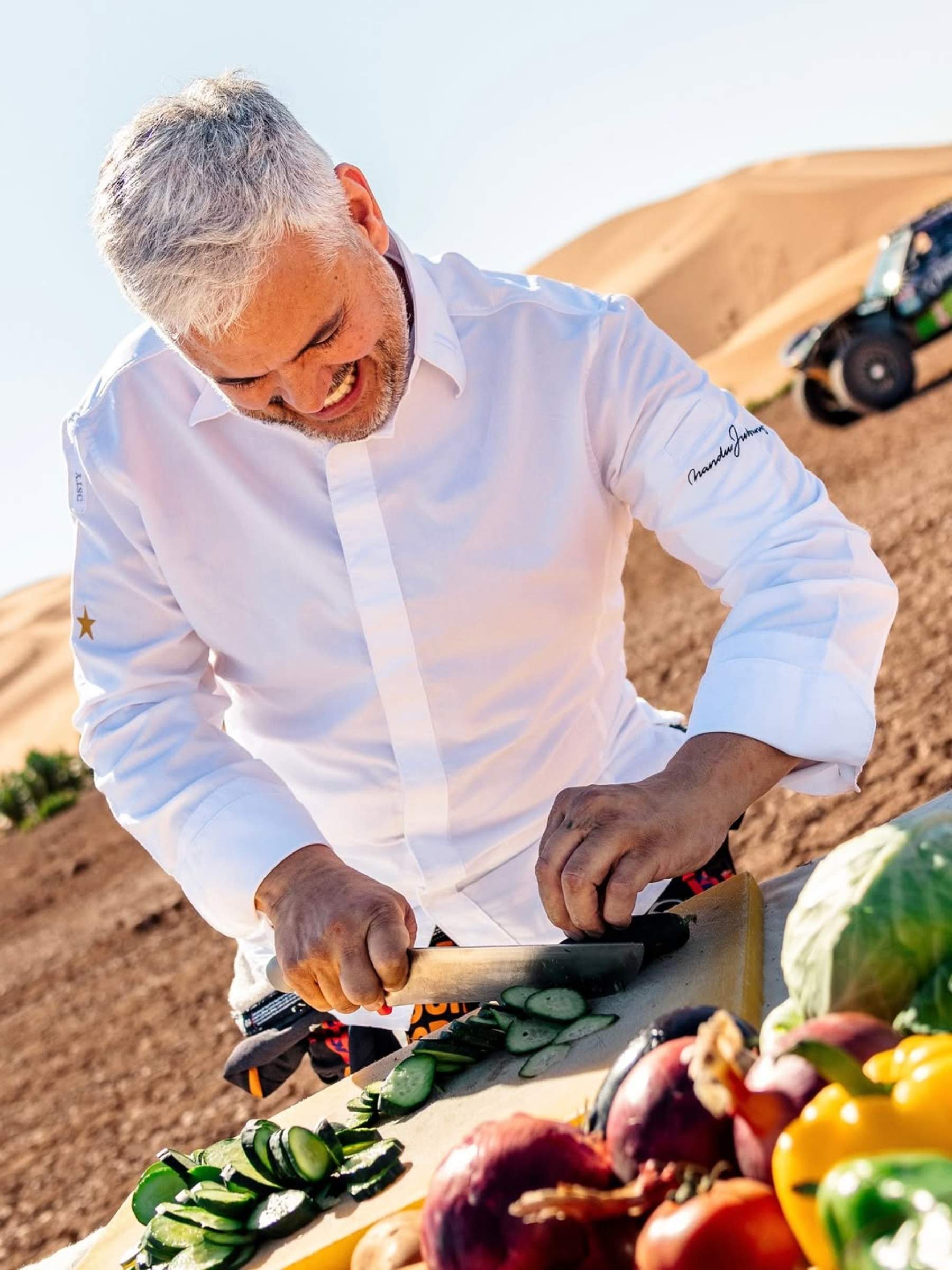 Nandu Jubany recibe la felicitación más original de parte de su equipo: así han celebrado los 55 del cocinero