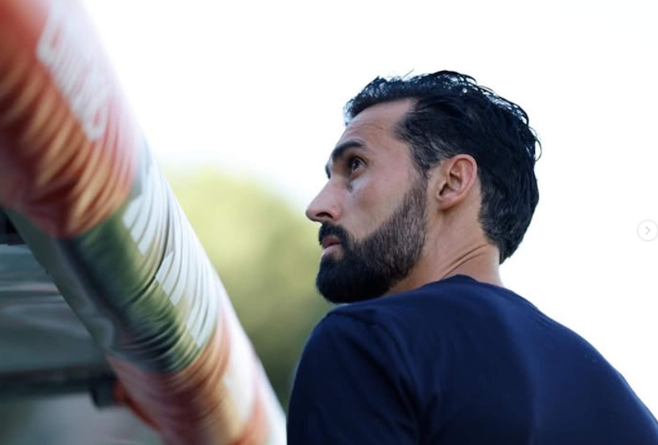 El CM del Madrid fa embogir la xarxa: què ha fet amb una imatge d'Arbeloa... "¿Lleva la cuenta Piqué?"