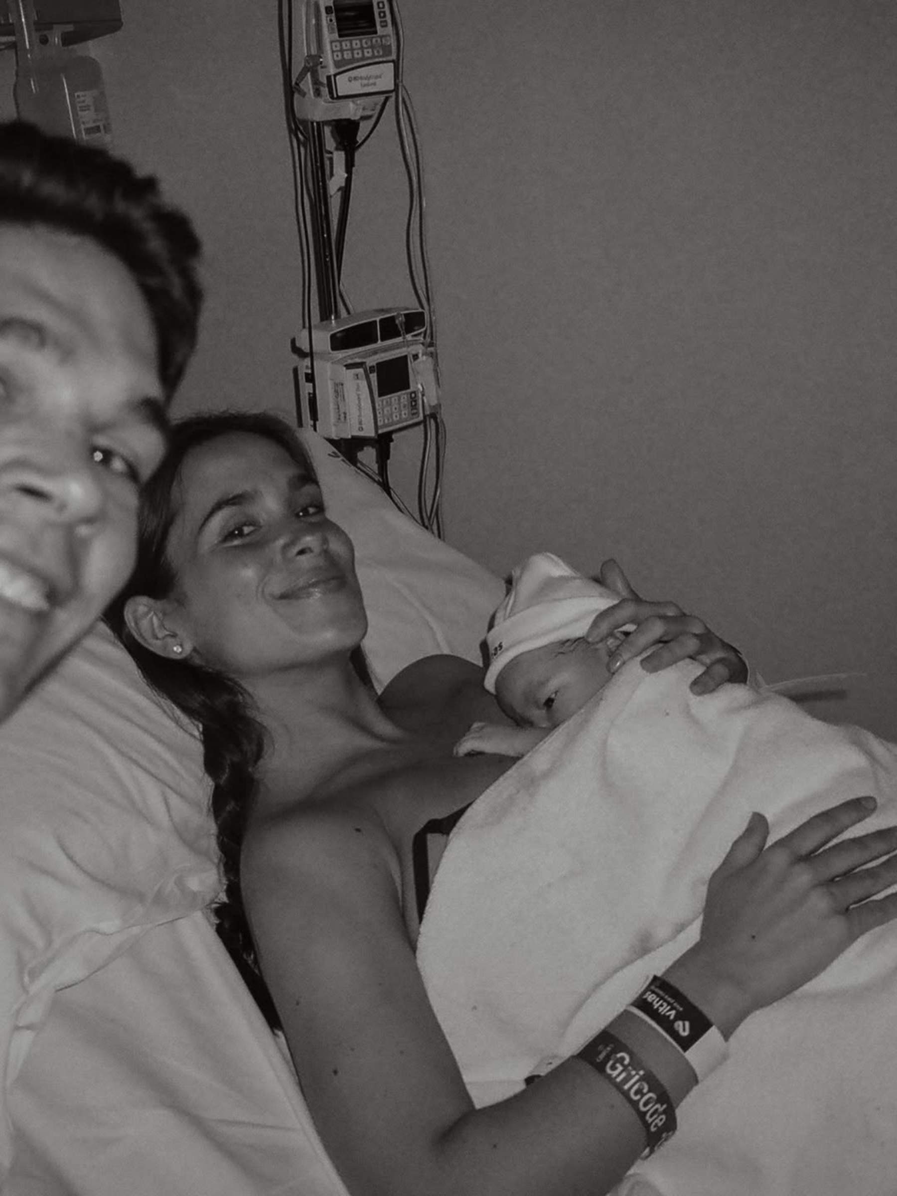 El gesto de María Pombo con una foto de sus hijos que no ha pasado desapercibido: debate por la red