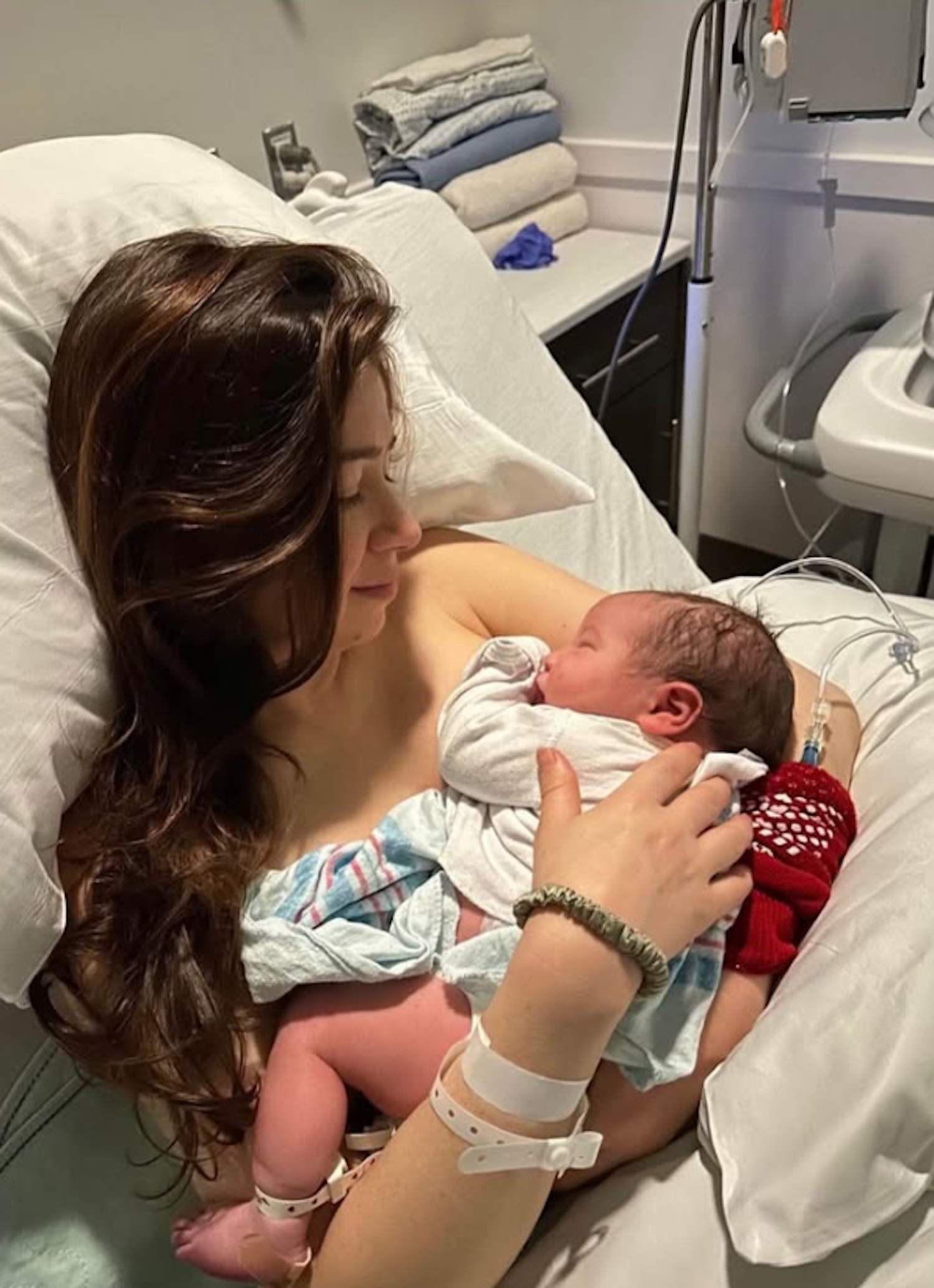 Famosíssim actor i la seva parella fan plorar, amb el seu fill acabat de néixer: "Quina sensació més bèstia"