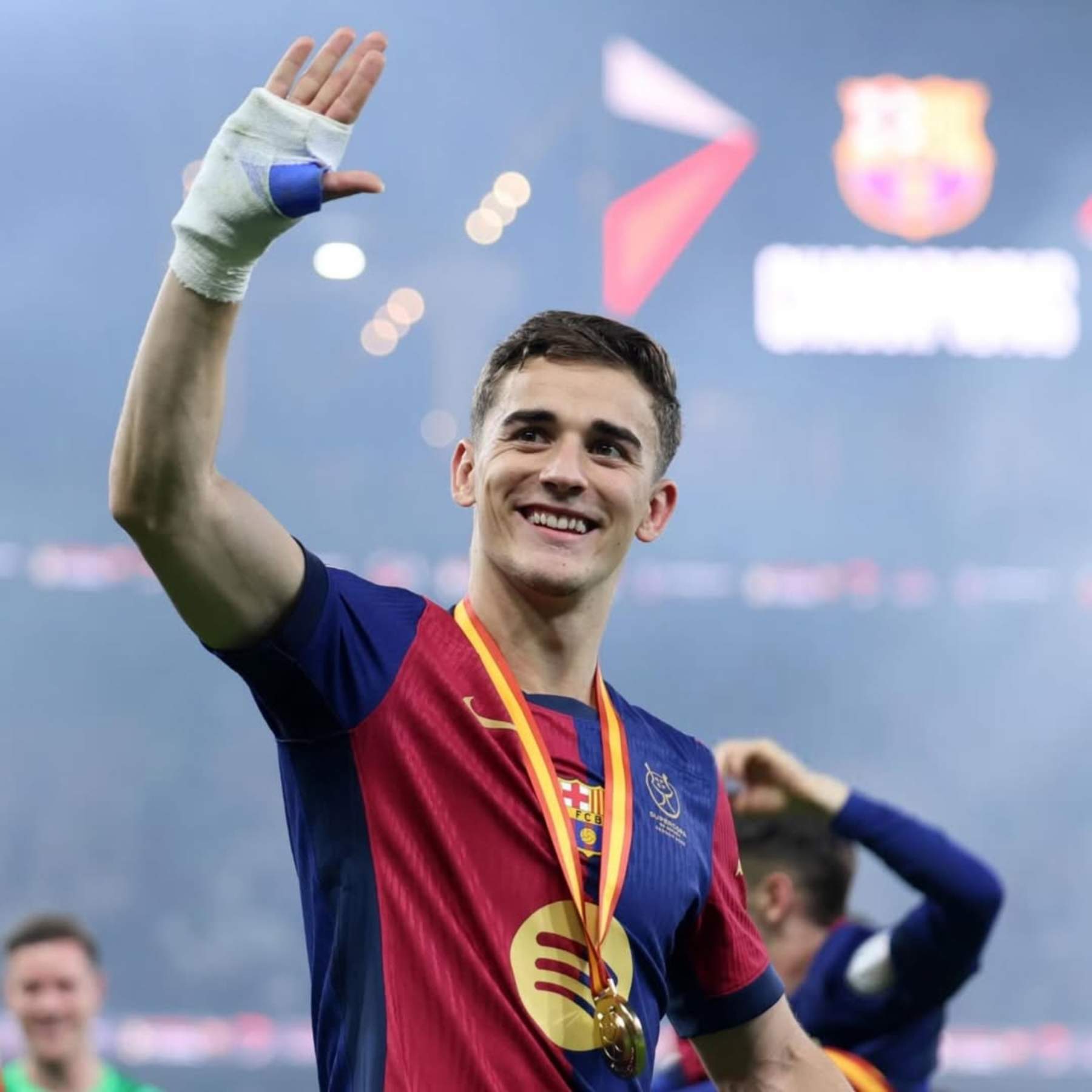 Ana y Aurora, las dos mujeres de la vida de Gavi, enamoran al futbolista con este gesto especial