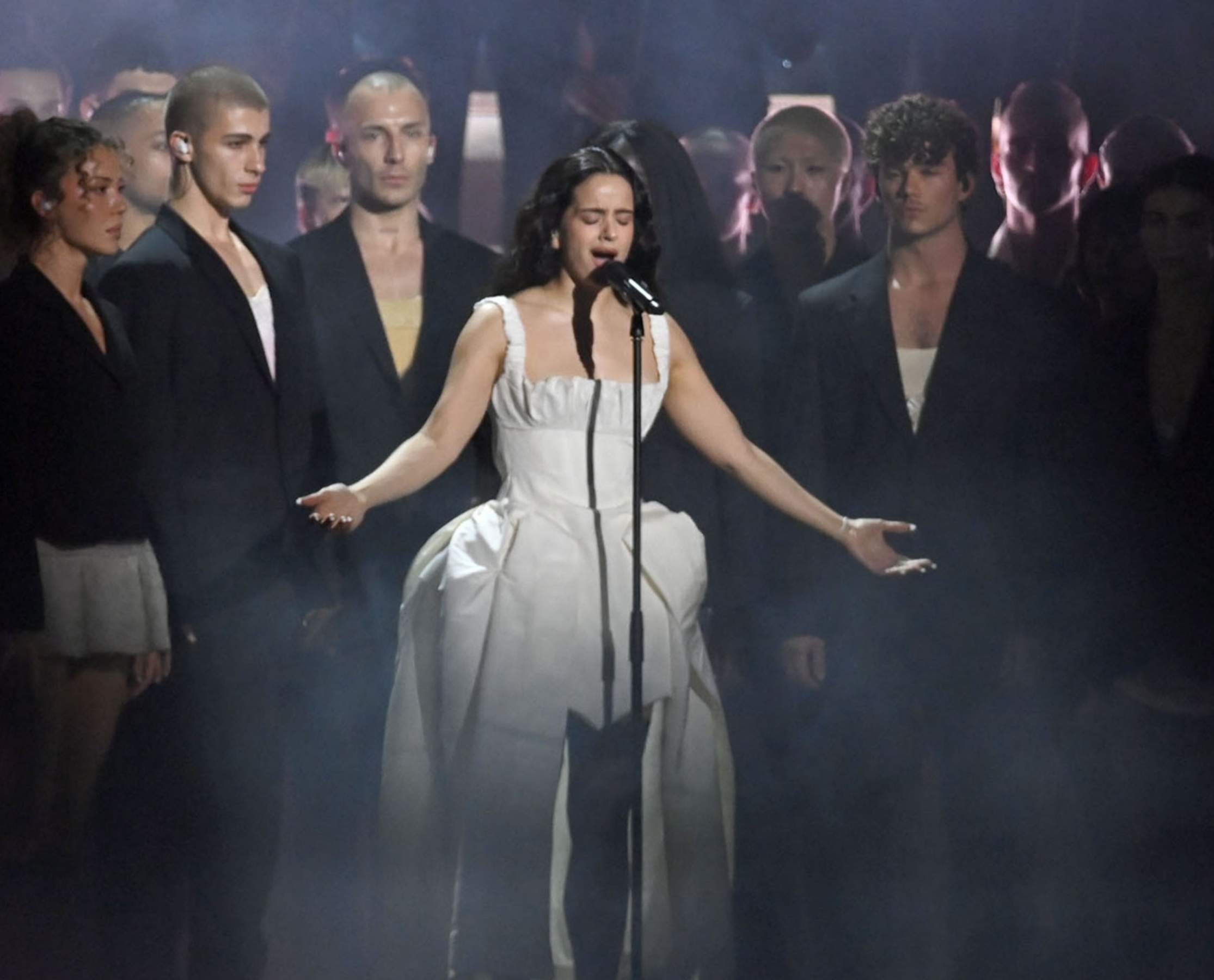 Los fans de Rosalía incendian la red, así sería el posible escenario del Lux Tour: fotos virales