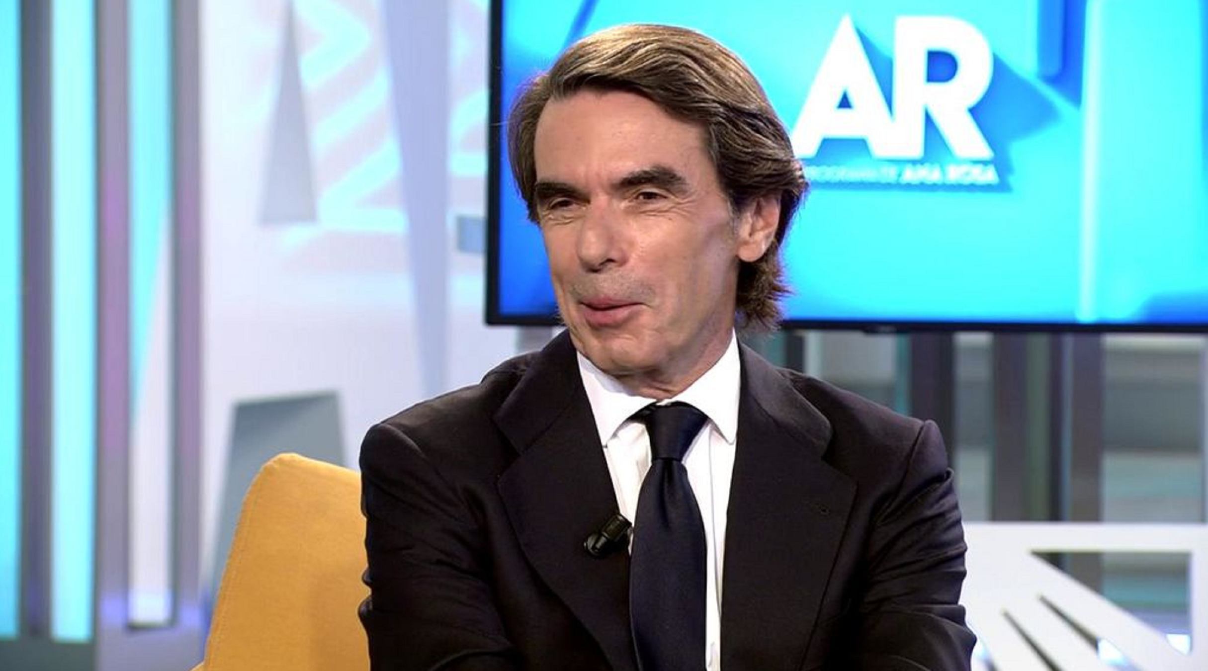 Ana Rosa indigna la xarxa per fer-li un 'massatge' a Aznar en una entrevista