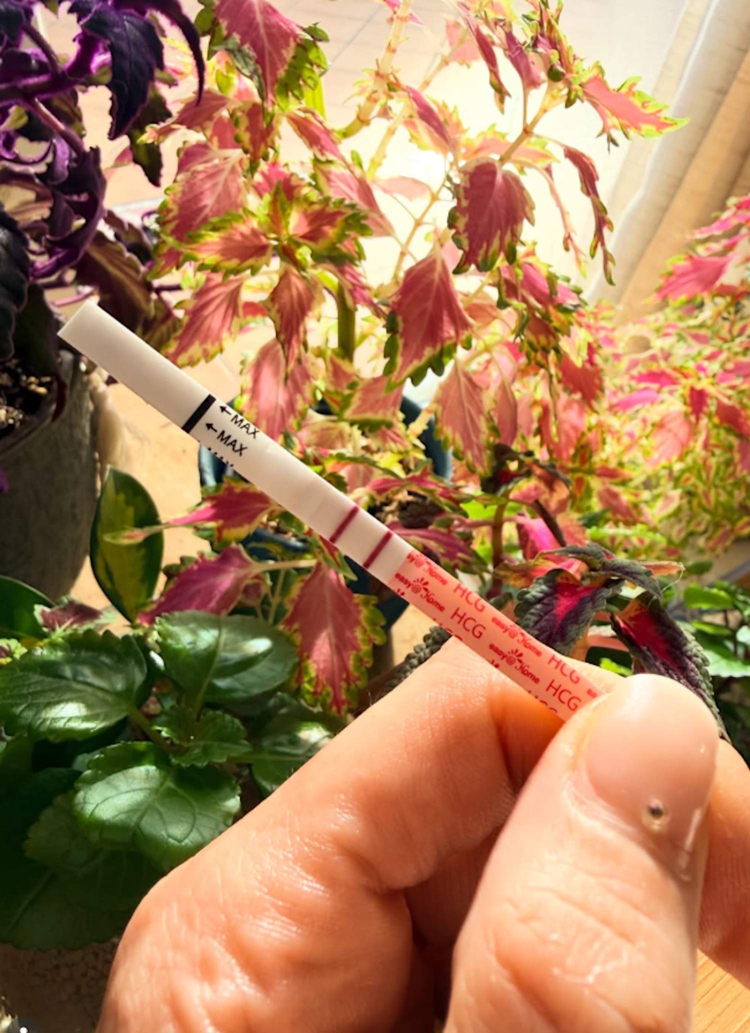 Presentadora de Antena 3 embarazada revela el precioso y original nombre de su hija, 3 letras, y qué significa