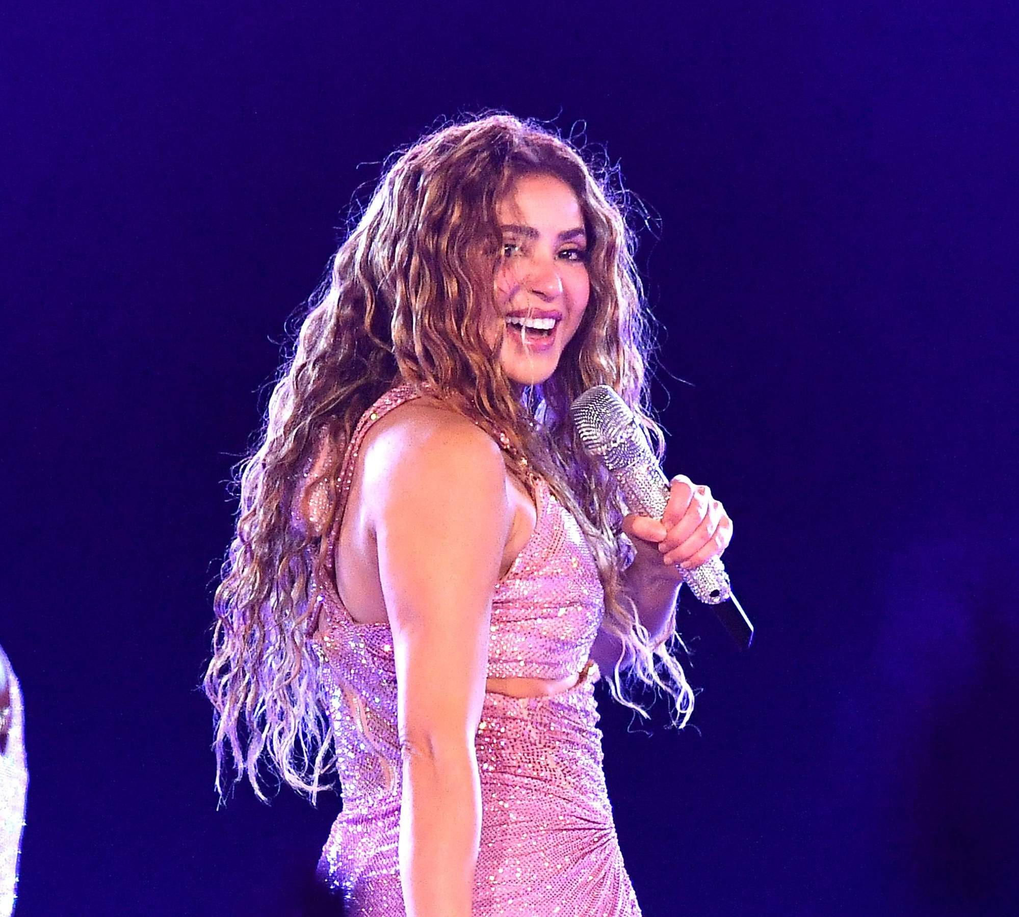 Presentador de TV3 revela la anécdota más sorprendente con Shakira, qué pasó en un avión: "En pijama..."