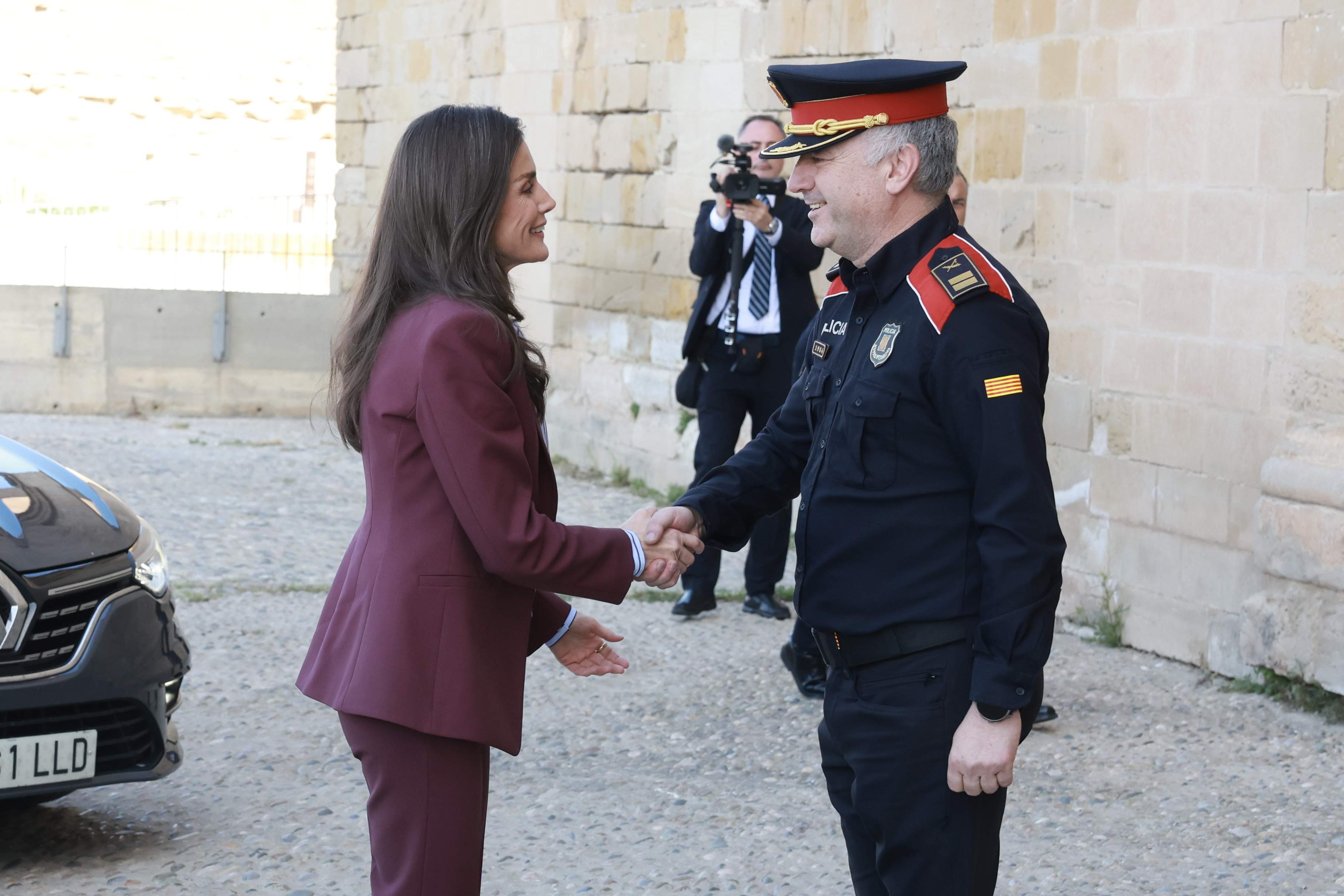 Letícia escriu en un català ple de faltes d'ortografia al llibre d'autoritats a Lleida