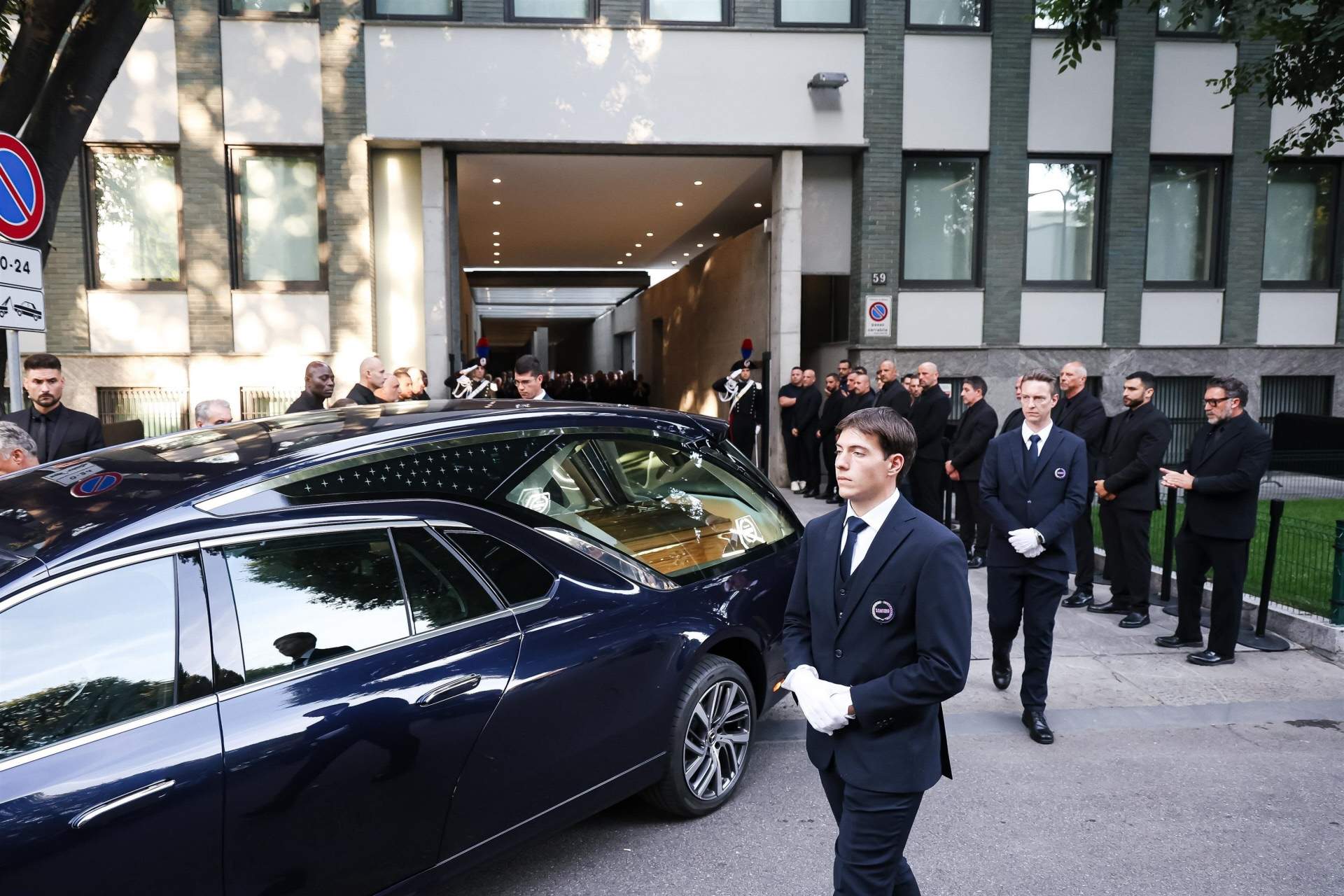 Presentador catalán revela empleo de fin de semana: chófer de pompas fúnebres, angustia en Rubí con un difunto