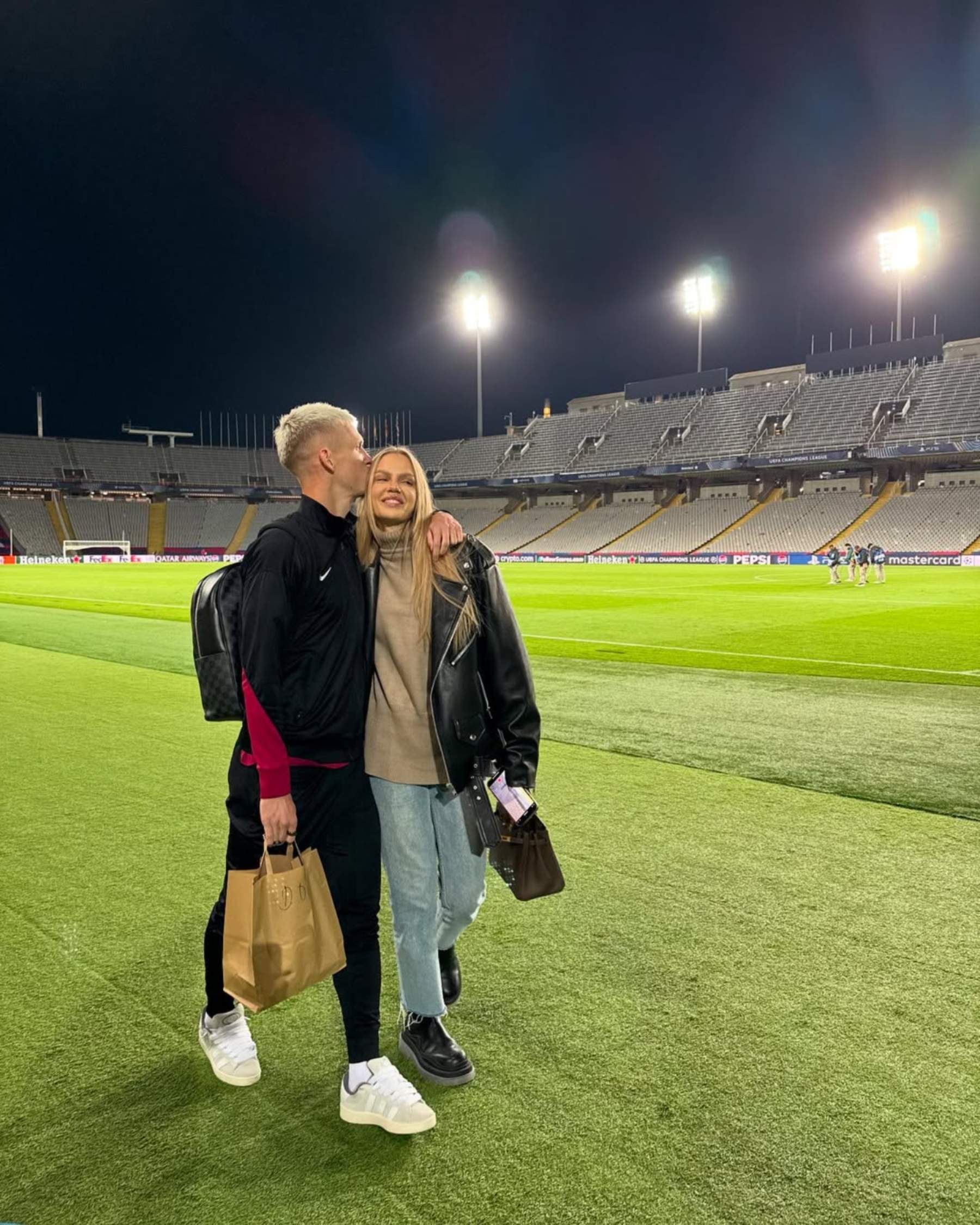 Dani Olmo toca la fibra, la celebració més especial amb la Laura, la seva nòvia: tres anys d'amor