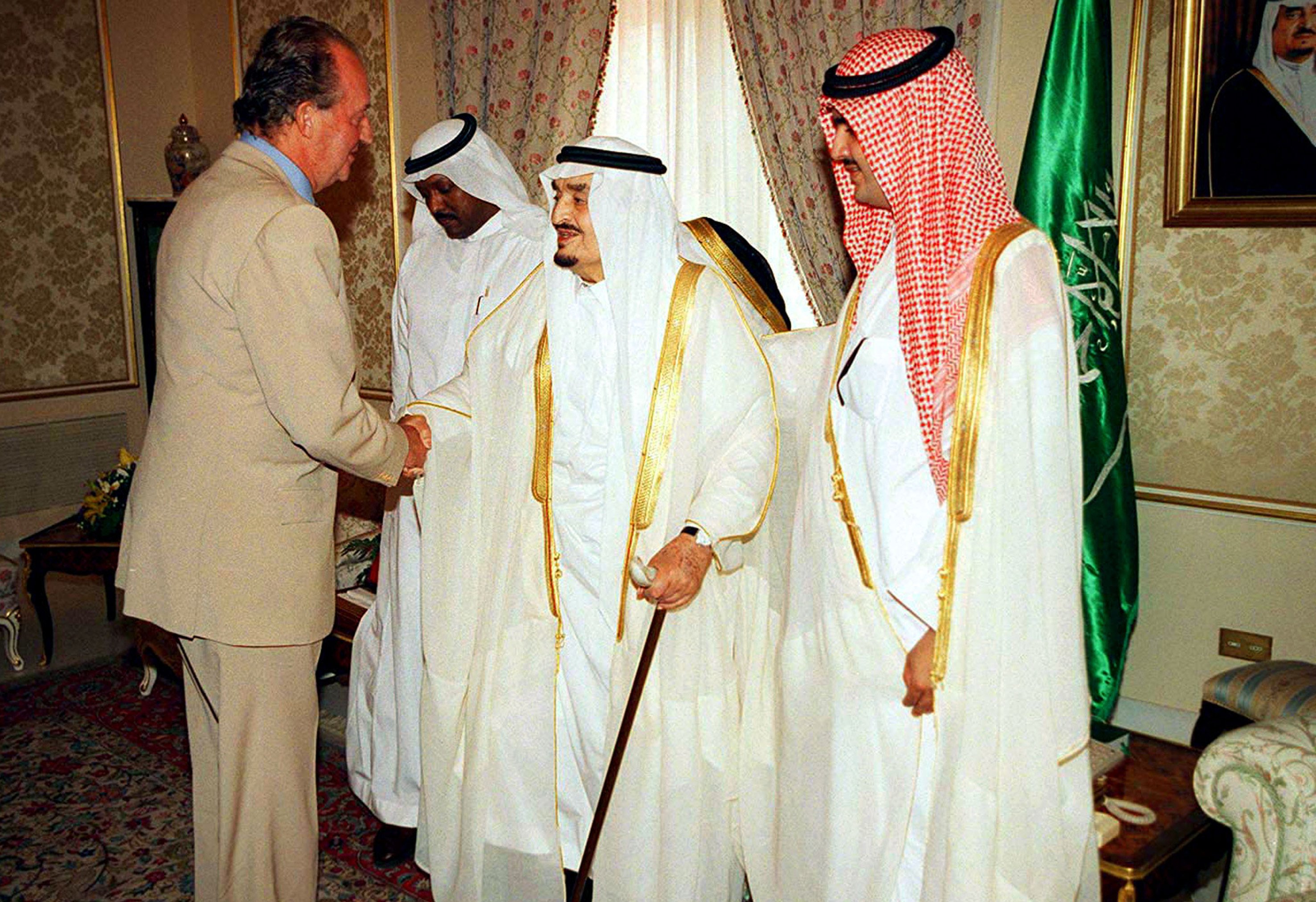 Peñafiel describe los turbios negocios de Juan Carlos I con los reyes árabes