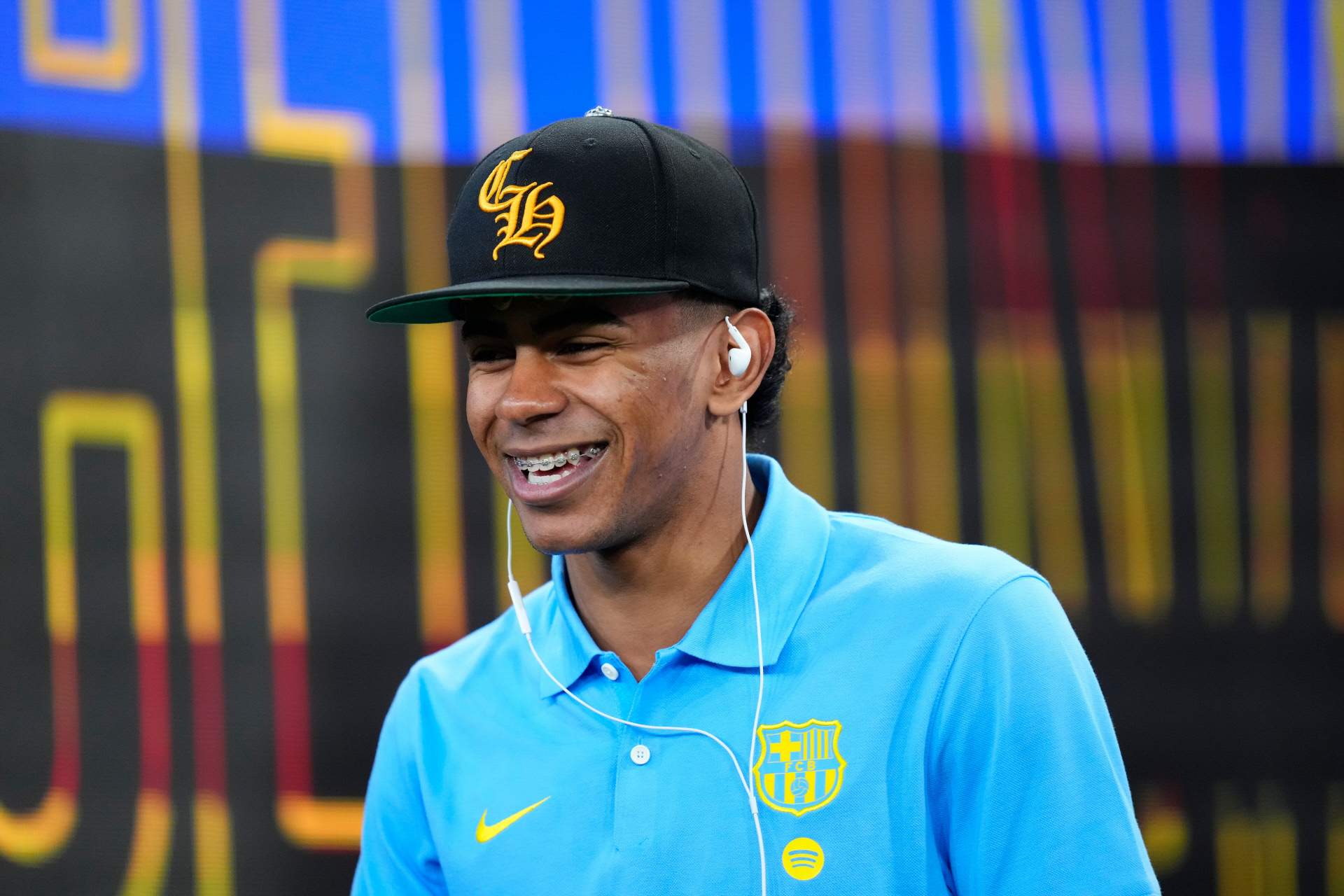 Fotos de Lamine Yamal i la seva nova nòvia, l'andalusa Inés: cita romàntica a una platja de BCN