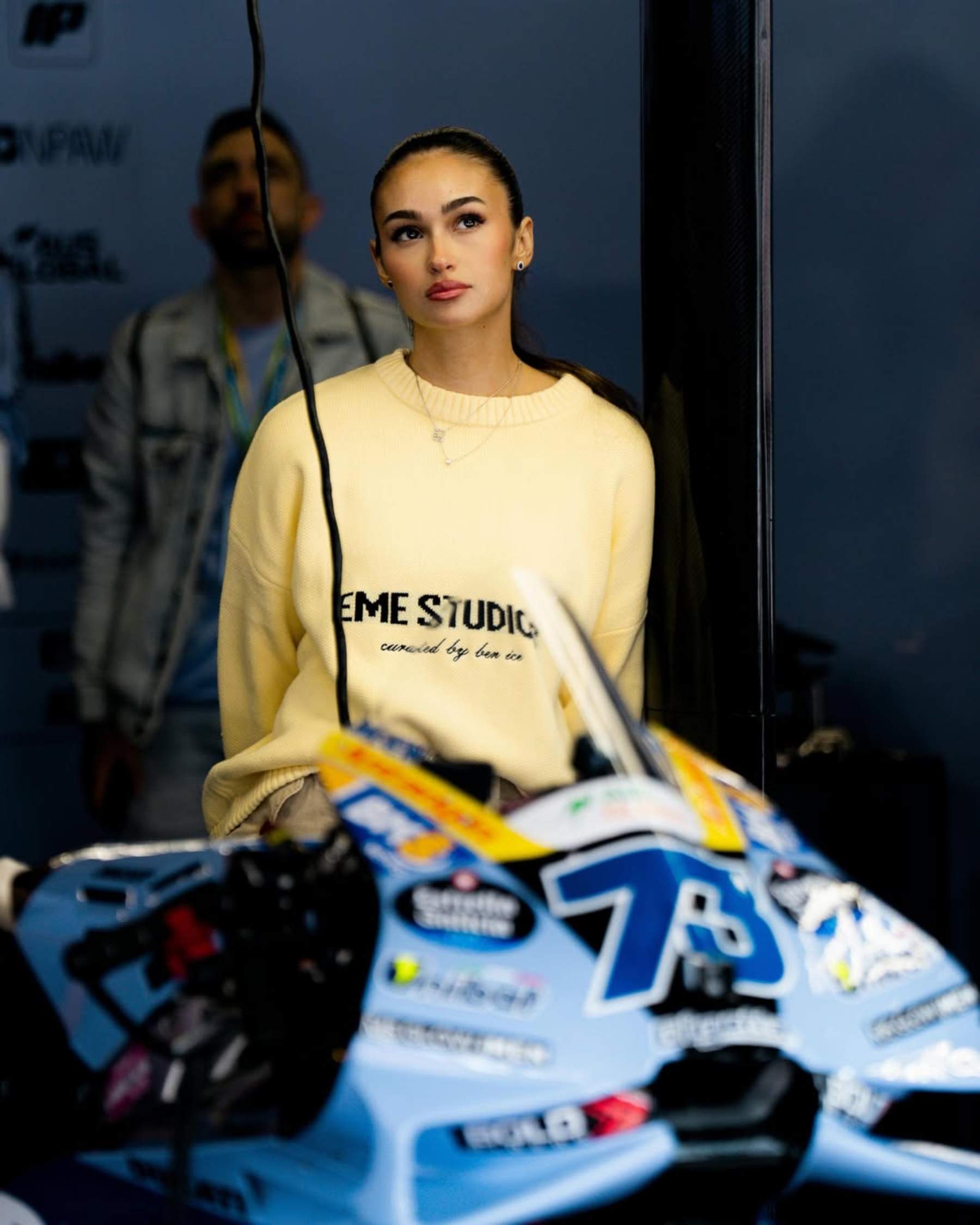 Gabriela Guzmán, nòvia d'Àlex Márquez, es bolca amb el pilot després de l'accident: gest preciós per la xarxa