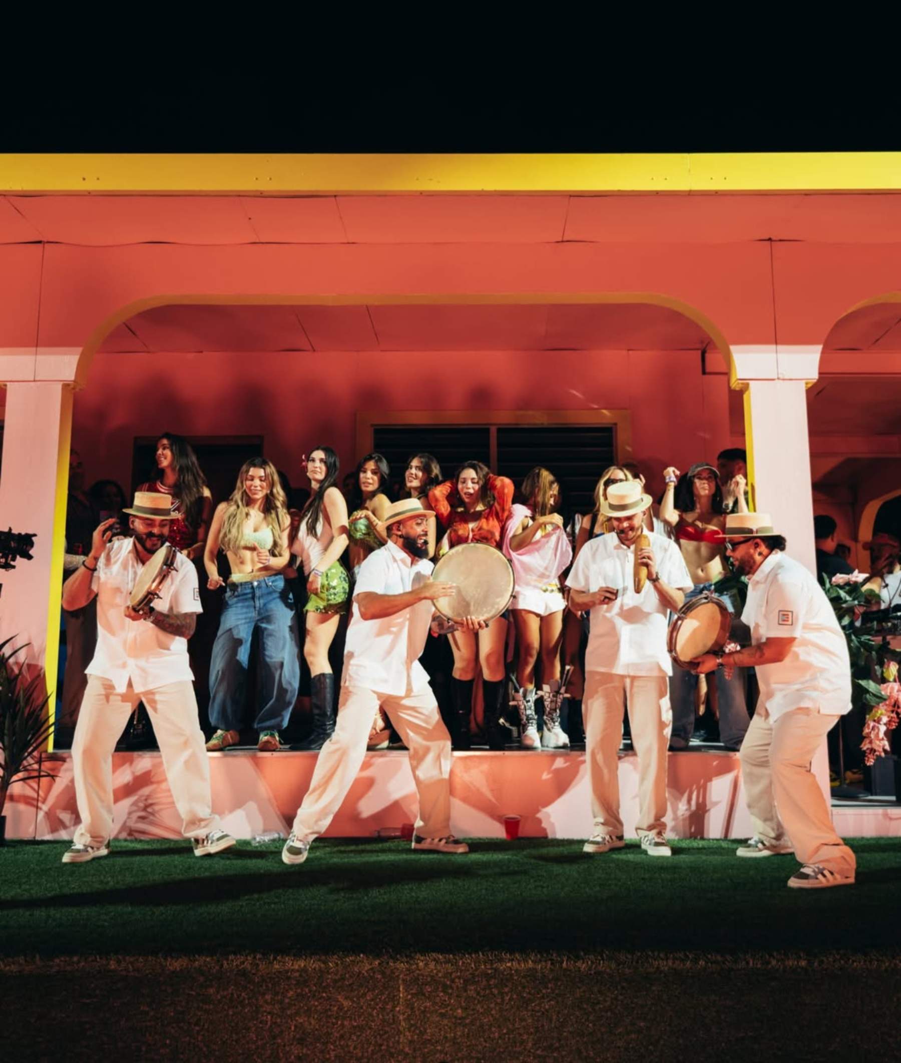 Famosa influencer revela el moment més tens de la 'casita' de Bad Bunny a Madrid: "La gente daba codazos"