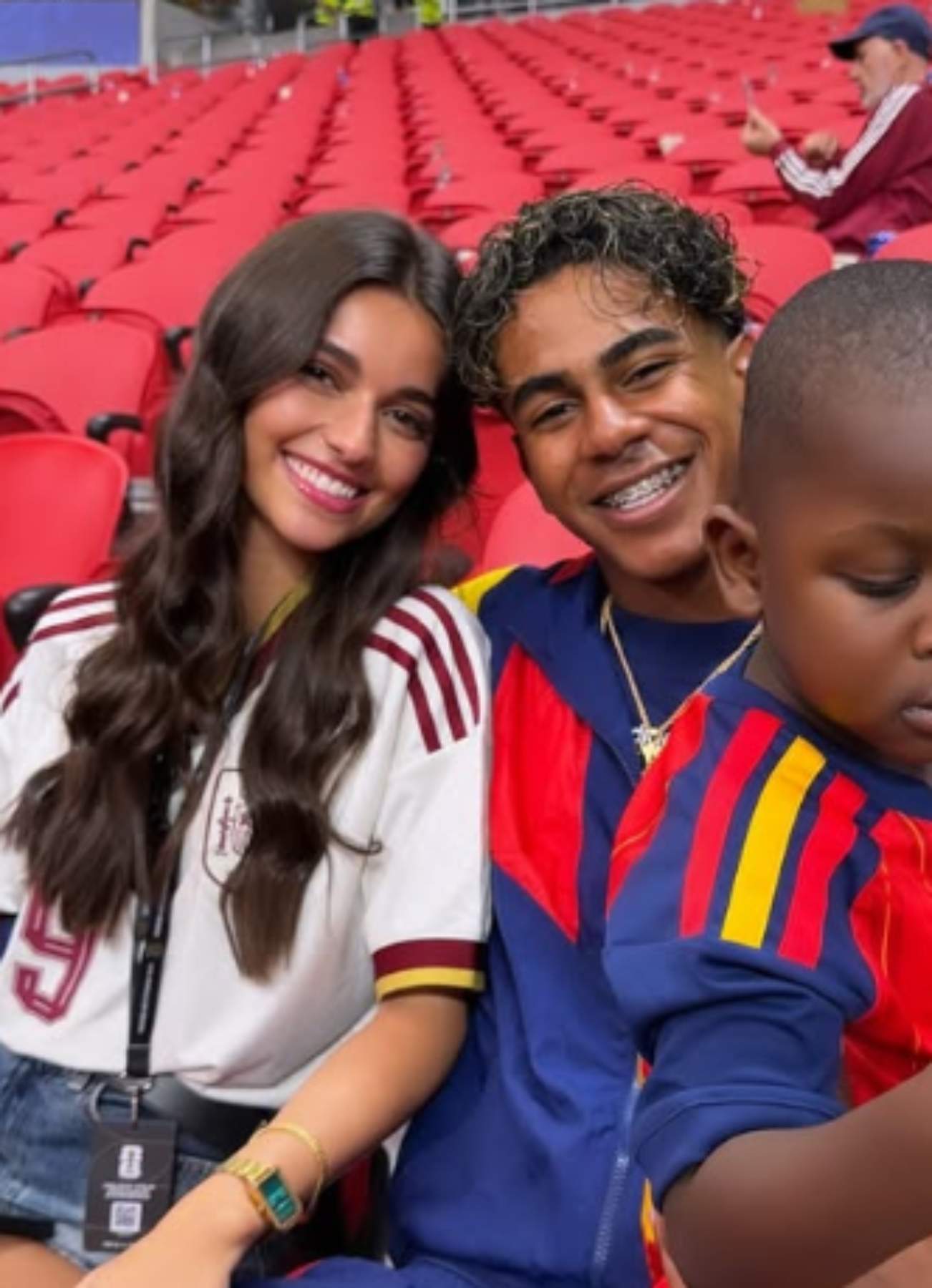 El detalle bomba que ha pasado desapercibido de la foto de Lamine Yamal con Inés: gesto romántico