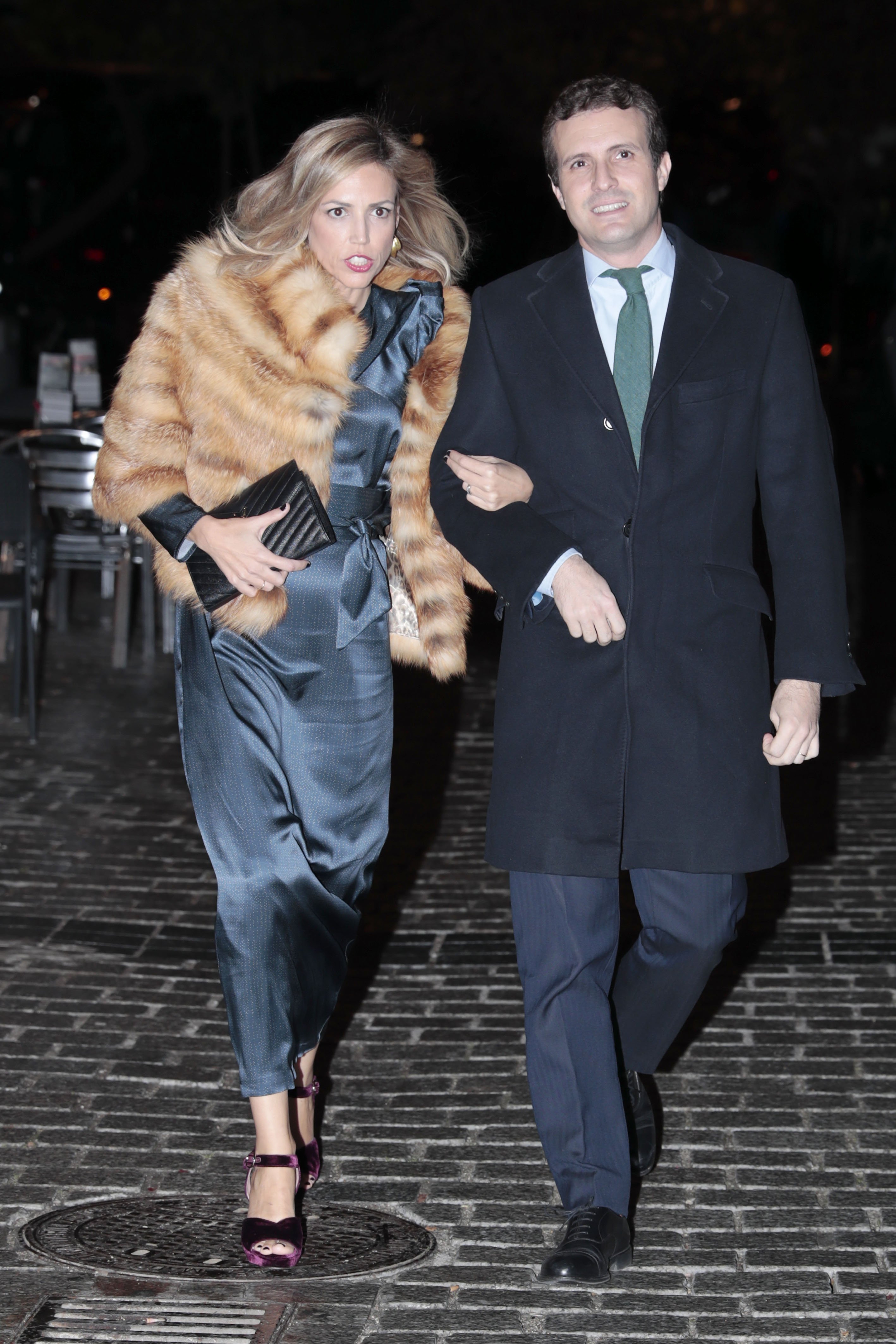 L'inapropiat abric de pells de la dona de Pablo Casado a una gala benèfica