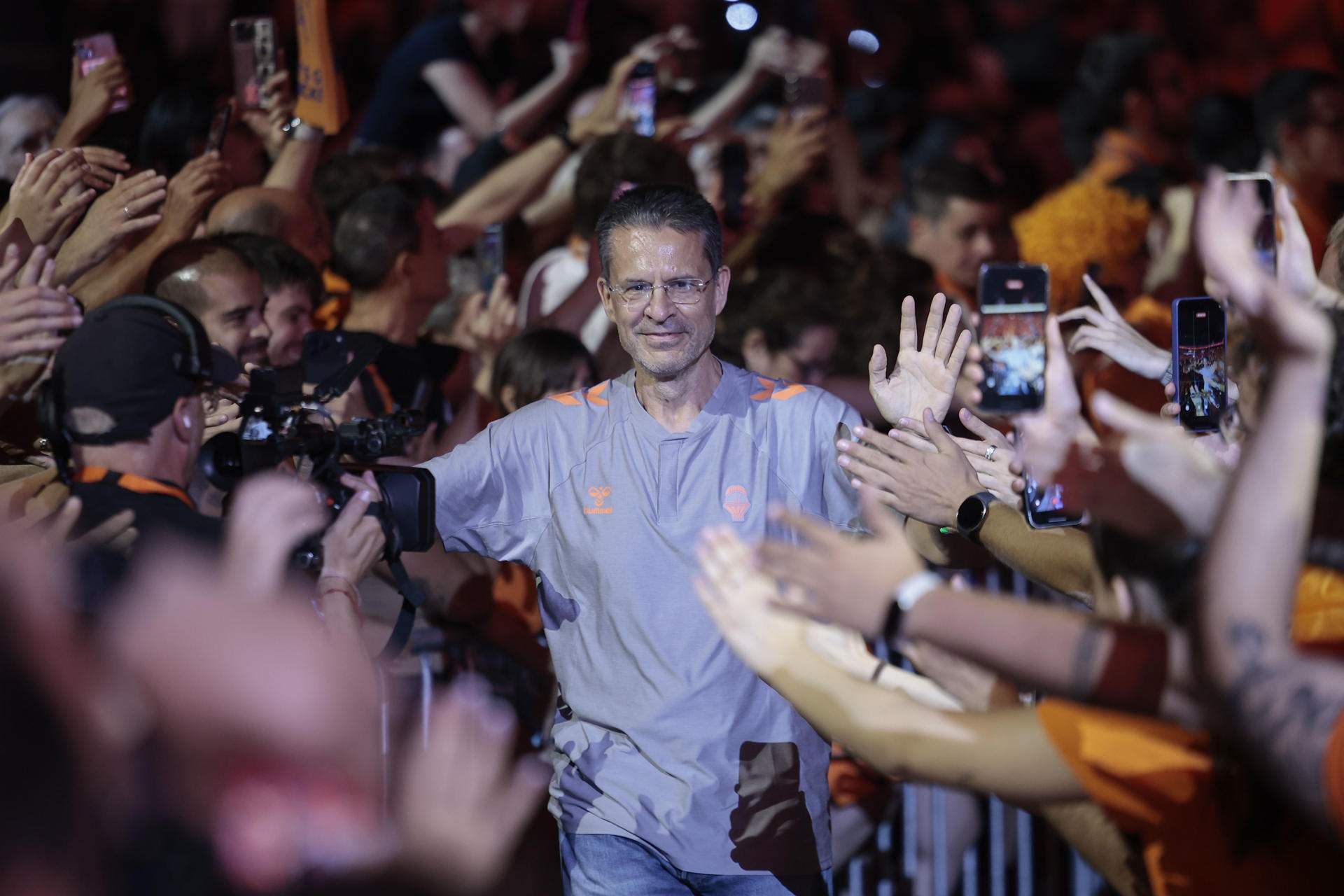 Pedro Martínez, nou entrenador del Madrid, esborra el tuit: "Llibertat presos polítics"