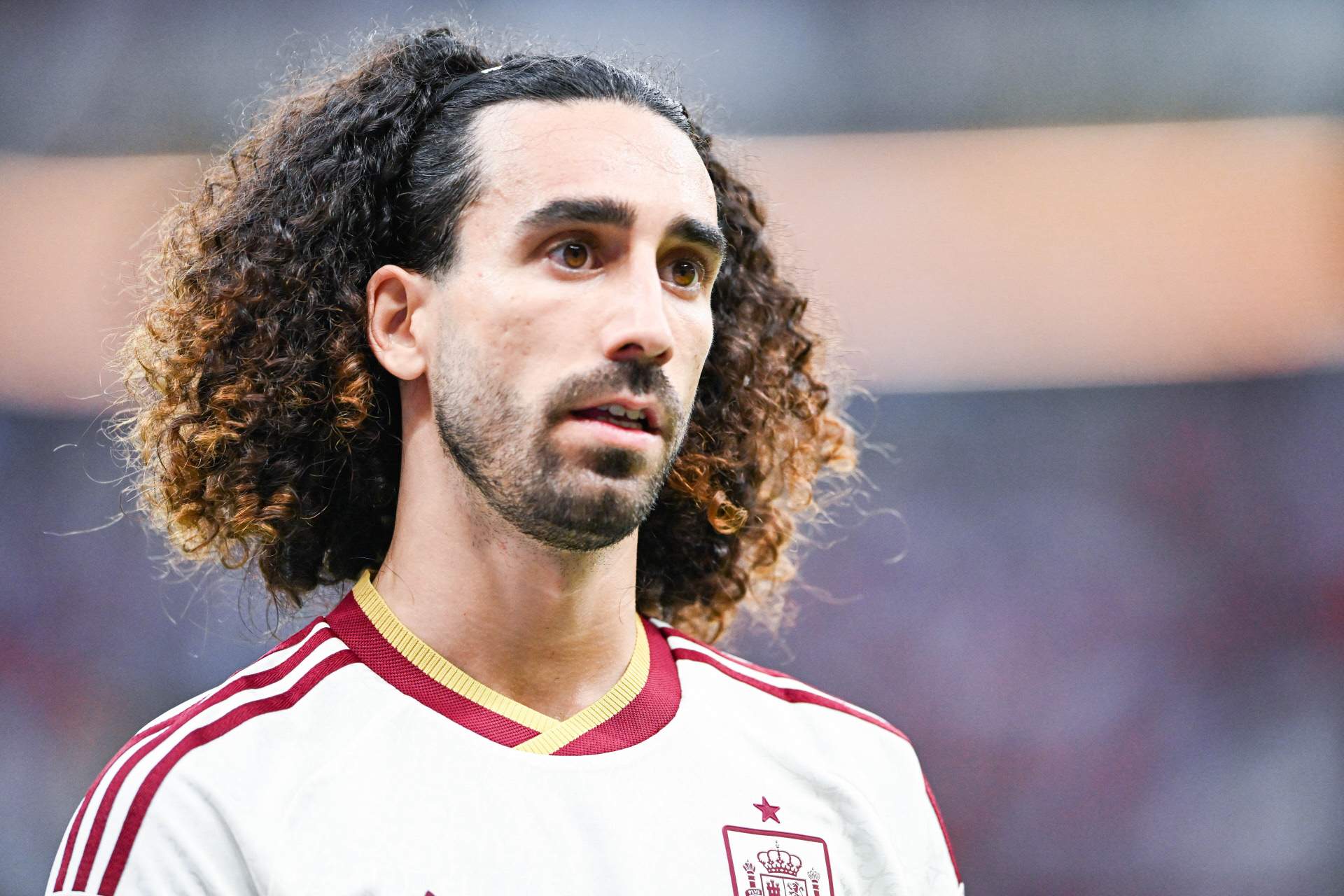 El paperot anti-Barça de Cucurella quan el fan triar entre Messi o Modric: imperdonable