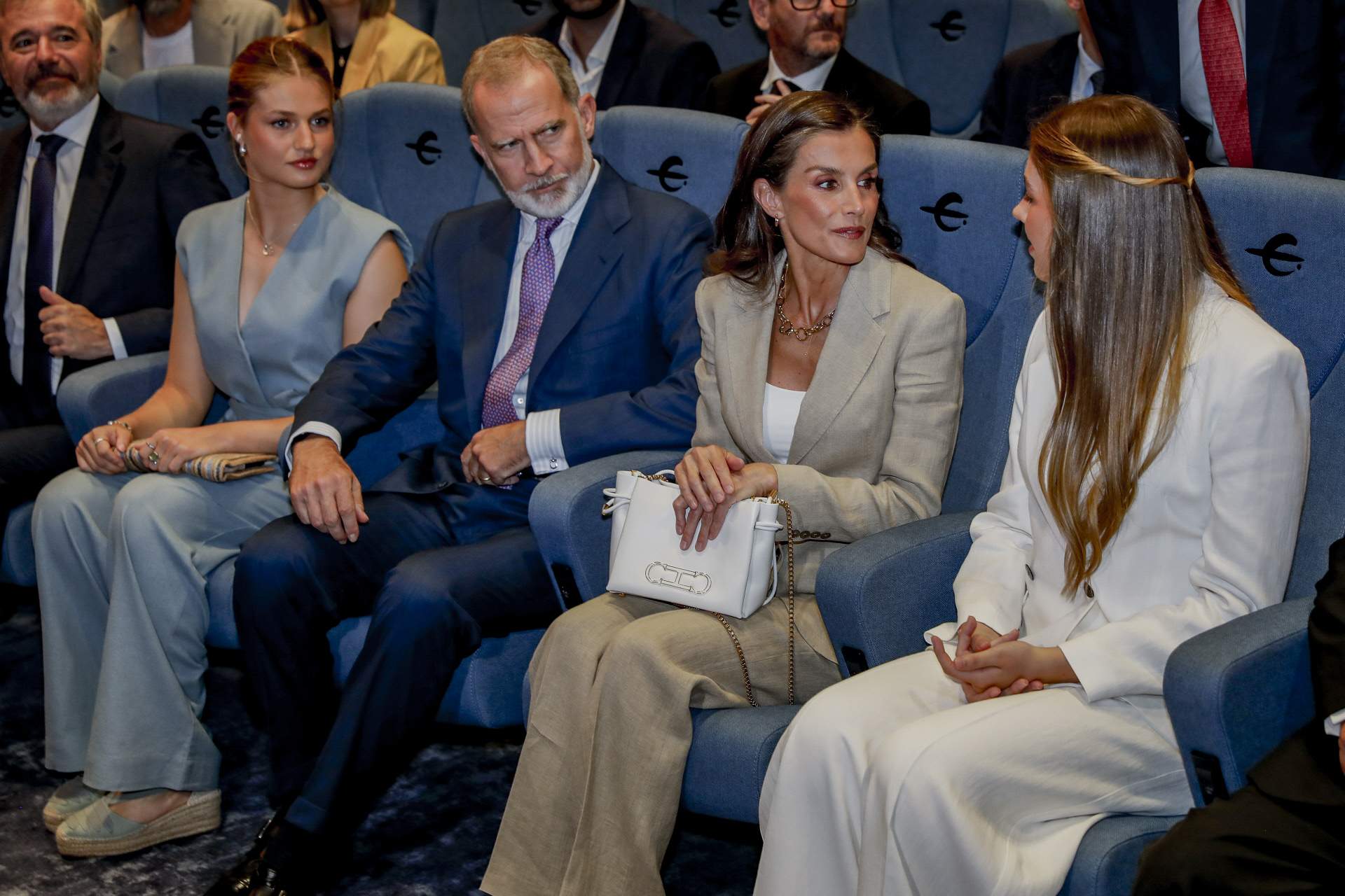 Perplexitat per un gest de Felip i Letícia en el primer discurs oficial de la infanta Sofia