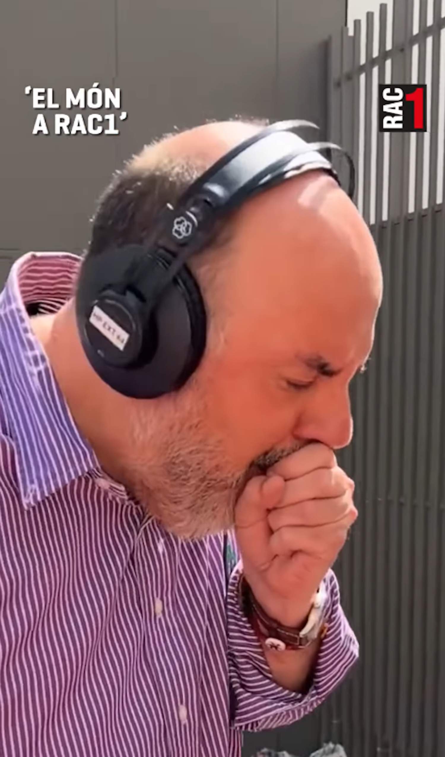 Explícita reacció de Jordi Baste davant d'una de les olors més indescriptibles del món: "Hòstia, quin fàstic!"