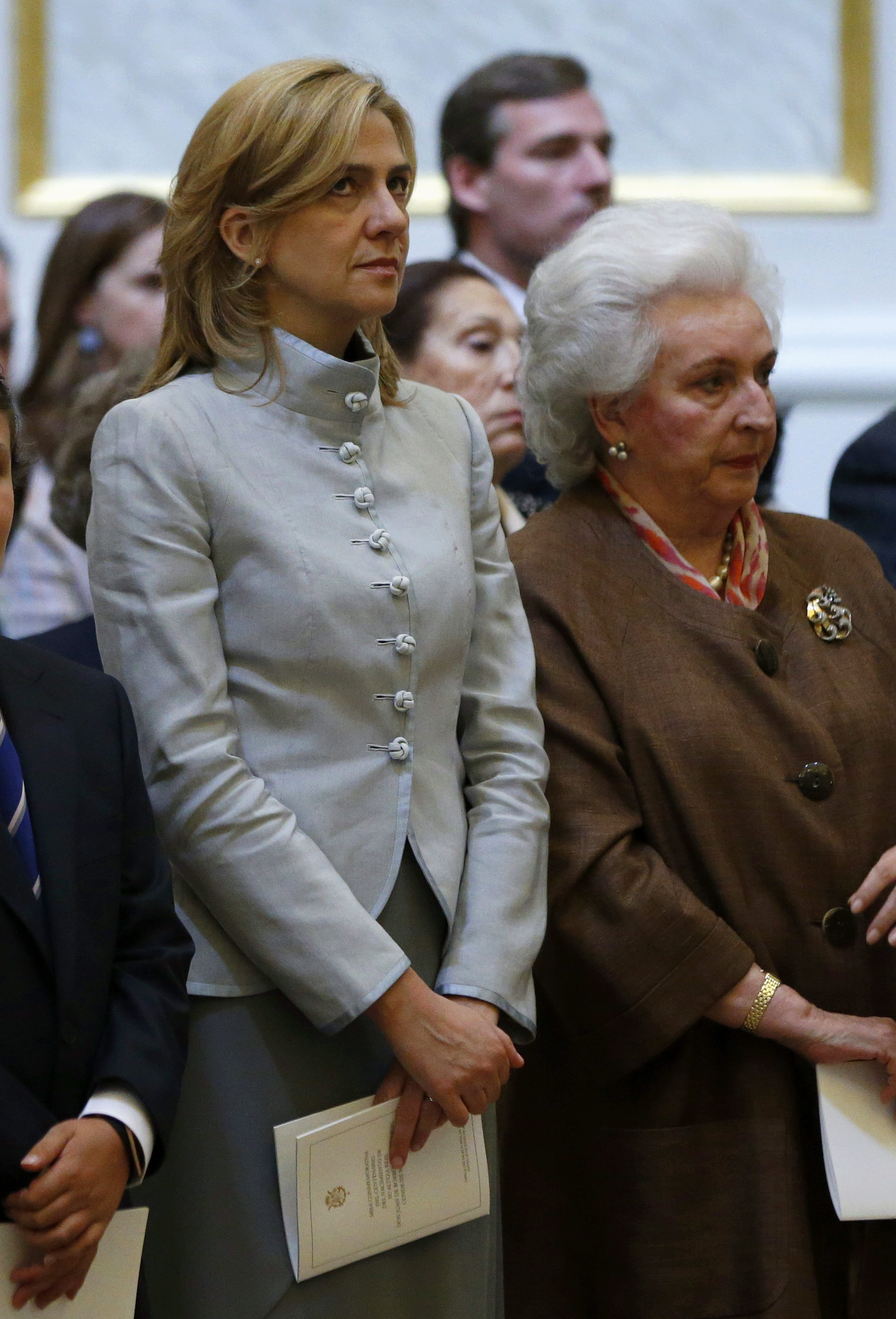 La hermana del rey Juan Carlos, harta: "Dejad en paz a la pobre Cristina"