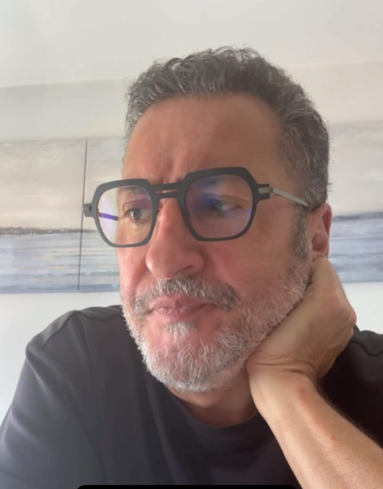 L'explícita i catalana imatge de Toni Soler a casa seva "després de la marabunta"