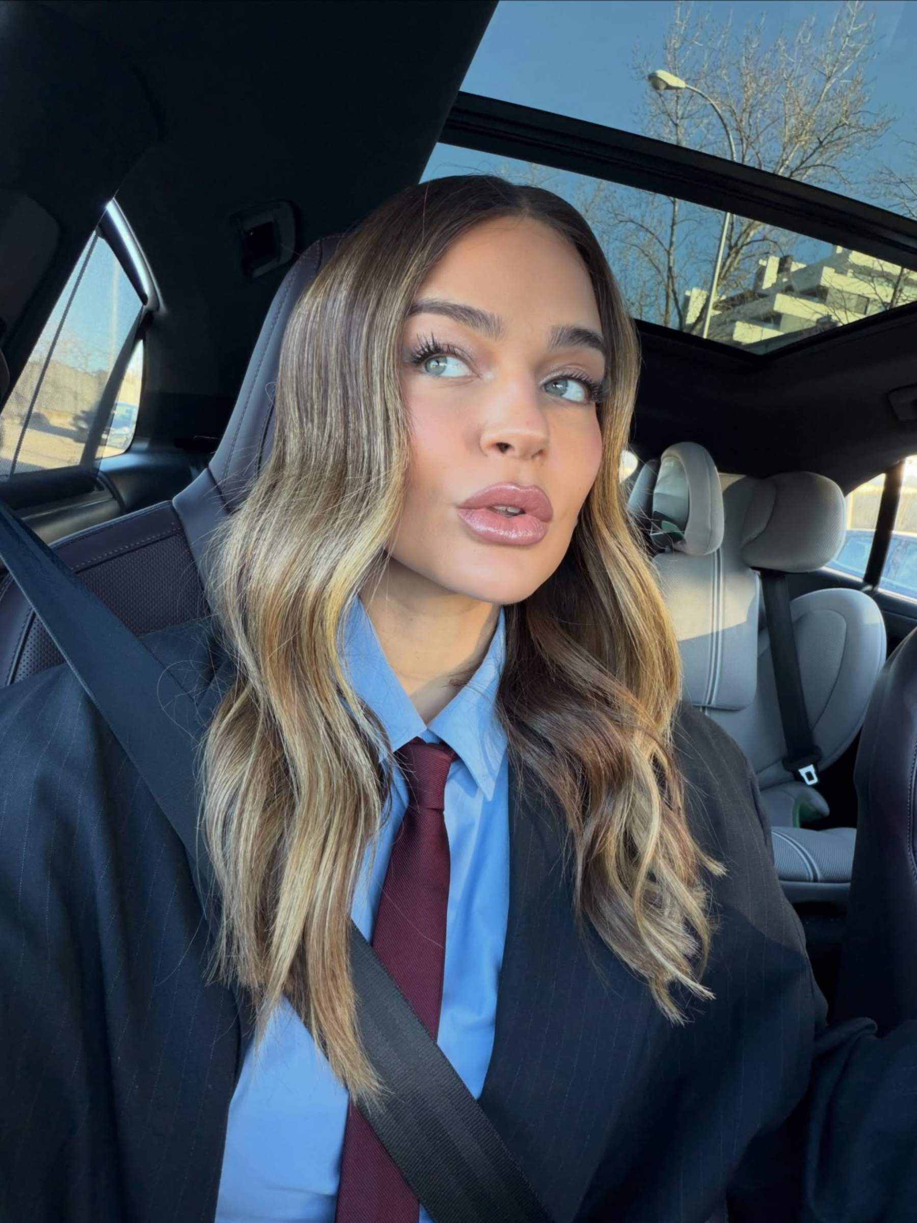 Laura Escanes esclata d'emoció, el nou repte de la influencer: "La travessa, les campanades de TV3 i..."