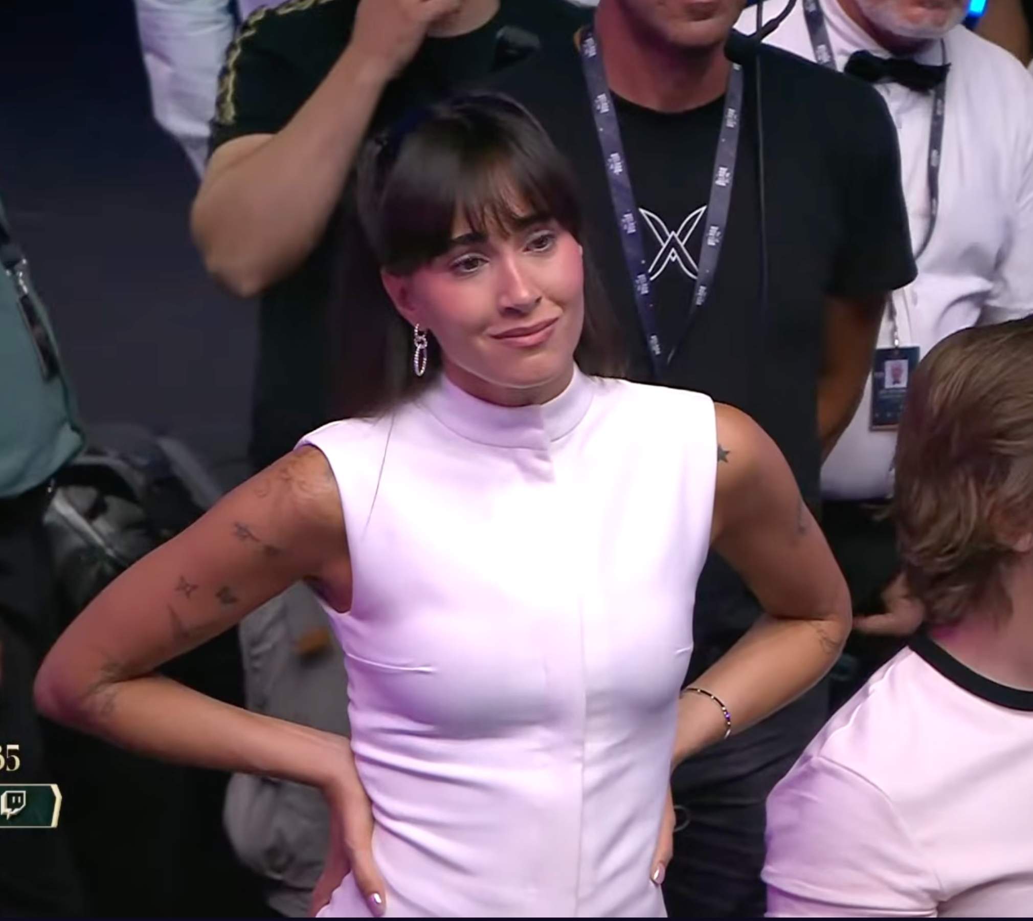 Aitana emocionada   YouTube