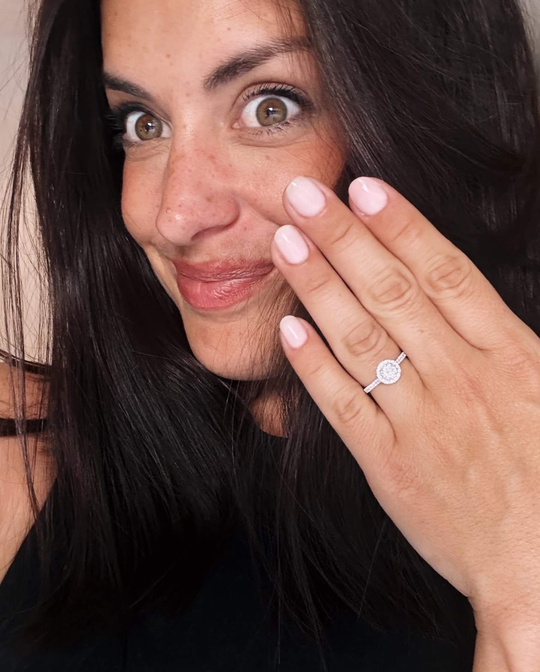 Dulceida deja de piedra con el anillo de casada, dedicatoria a una influencer: "Unas tanto y otras tan poco"