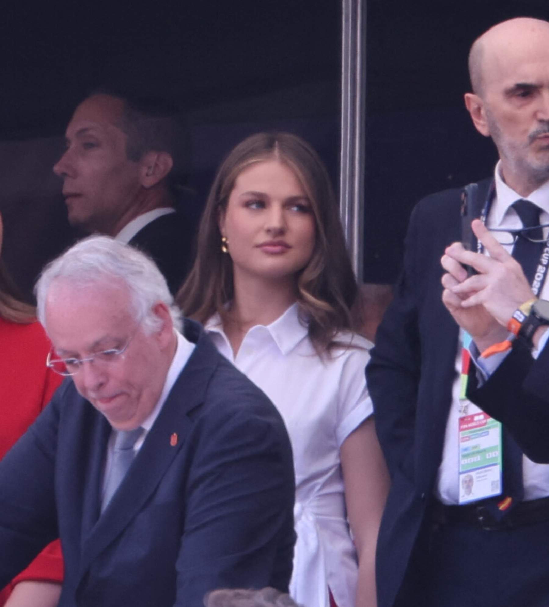 Ensurt amb Elionor durant la final del Mundial, detingut un home per perseguir-la: "Em casaré amb ella"