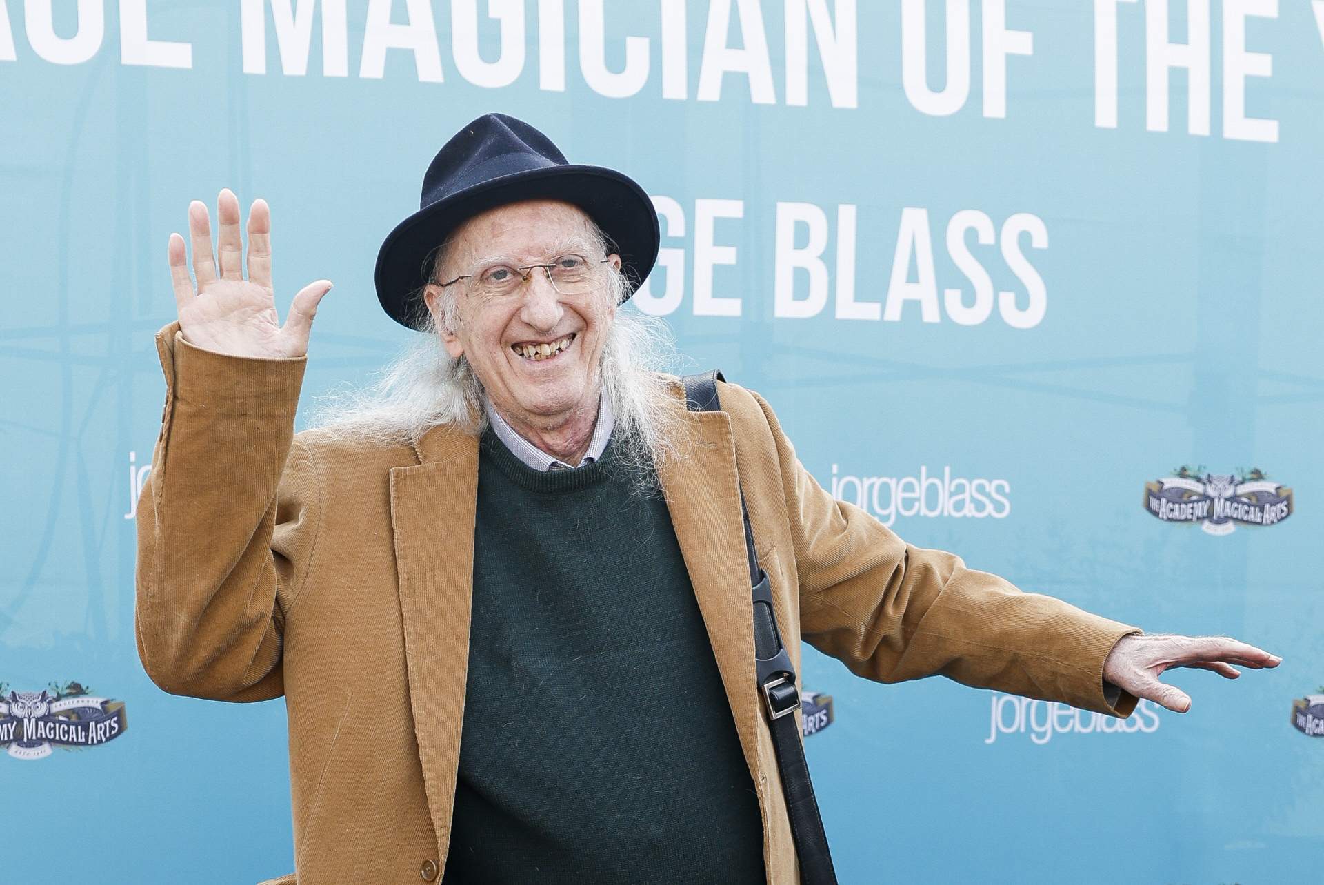 Llàgrimes en l'adeu a Juan Tamariz: el Mago Pop, Maria Nicolau i la filla Ana Tamariz