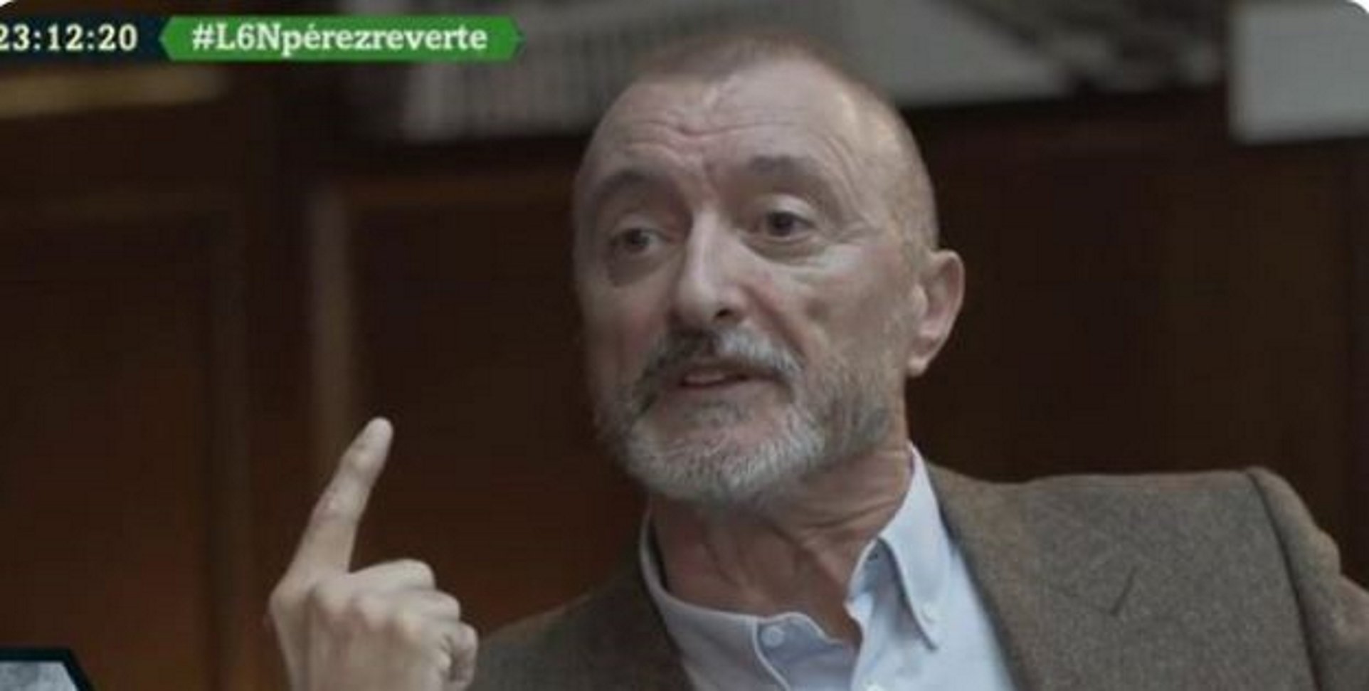 Pérez-Reverte se ensaña con Rufián y la red responde