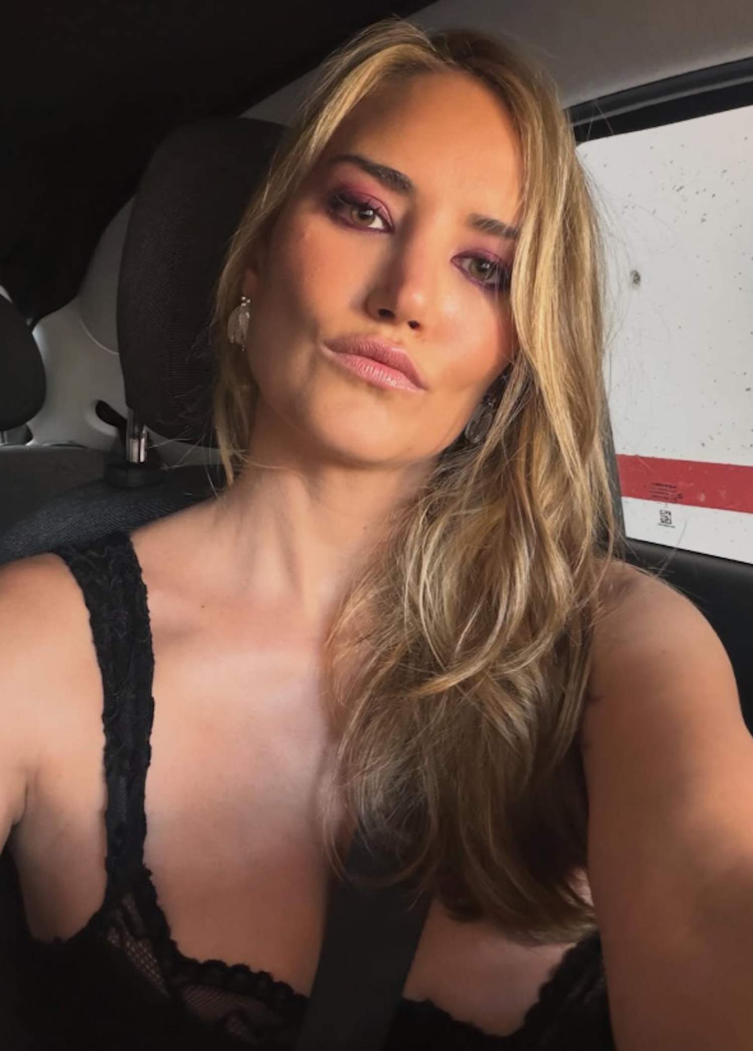 Alba Carrillo, desencadenada, revela amb quin famós alt càrrec espanyol ha compartit llit: "Menos mal que..."