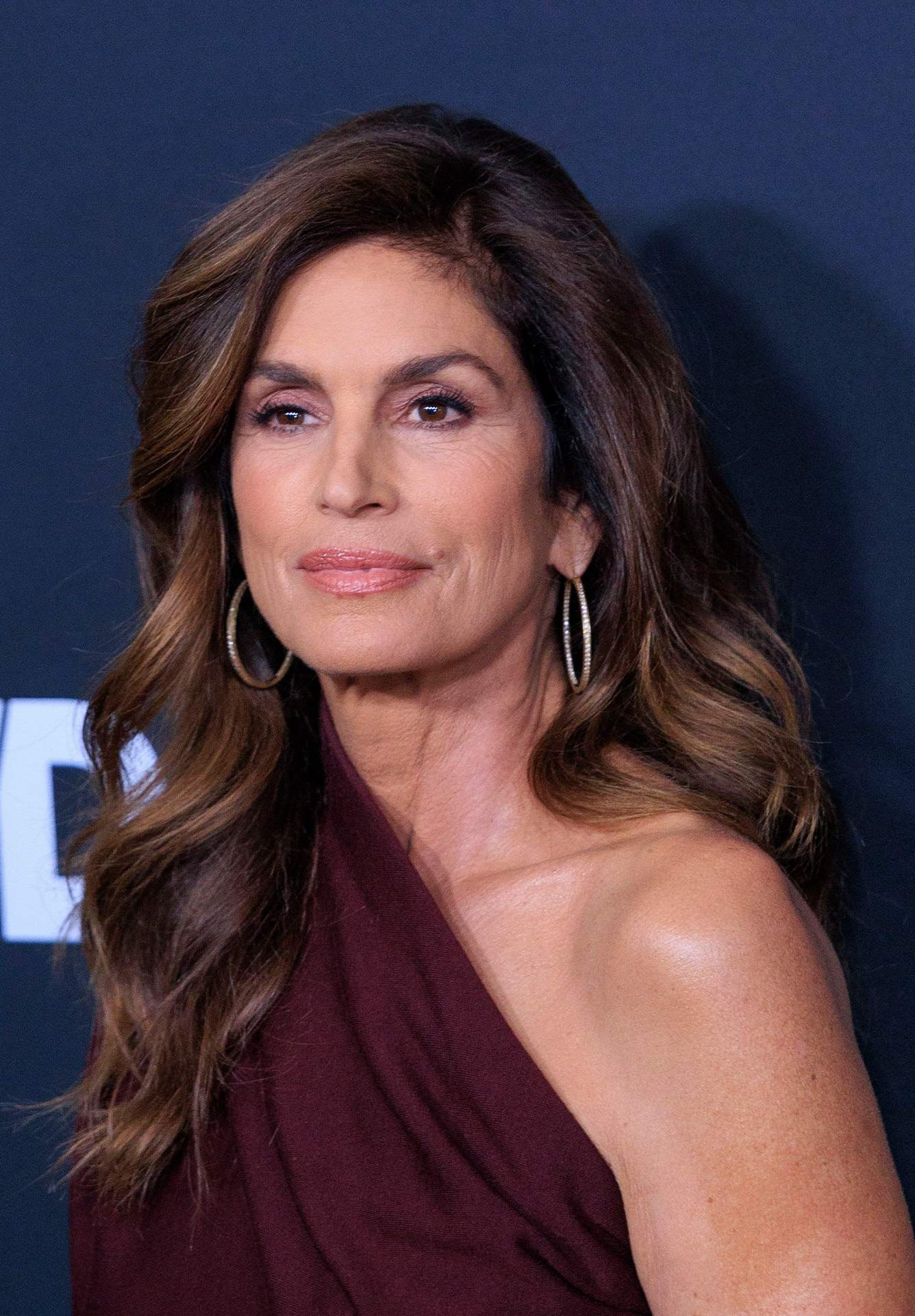 Cindy Crawford destrossada al costat del marit sortint de casa del fill mort als 27