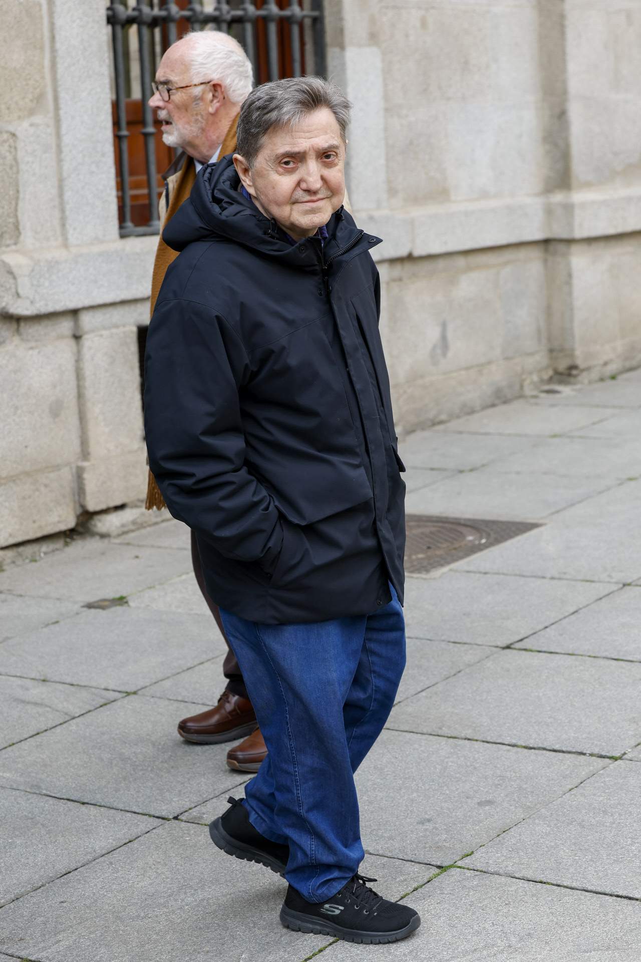 Losantos cridant en català a Orriols: "Què és això?". Vivia a l'Eixample, Aragó-Borrell
