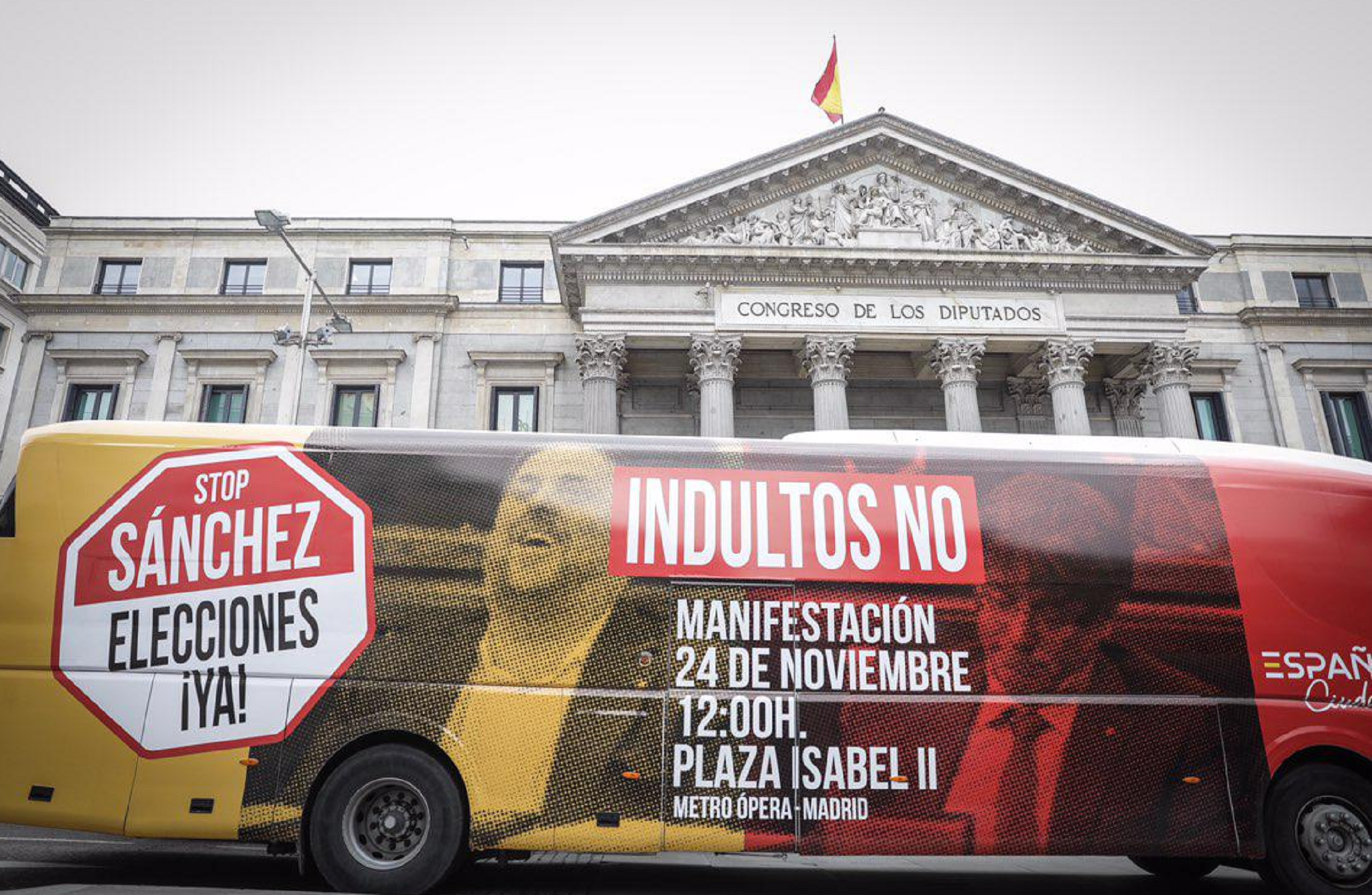 Toni Soler revienta con el vergonzoso bus de Cs por las calles de Madrid
