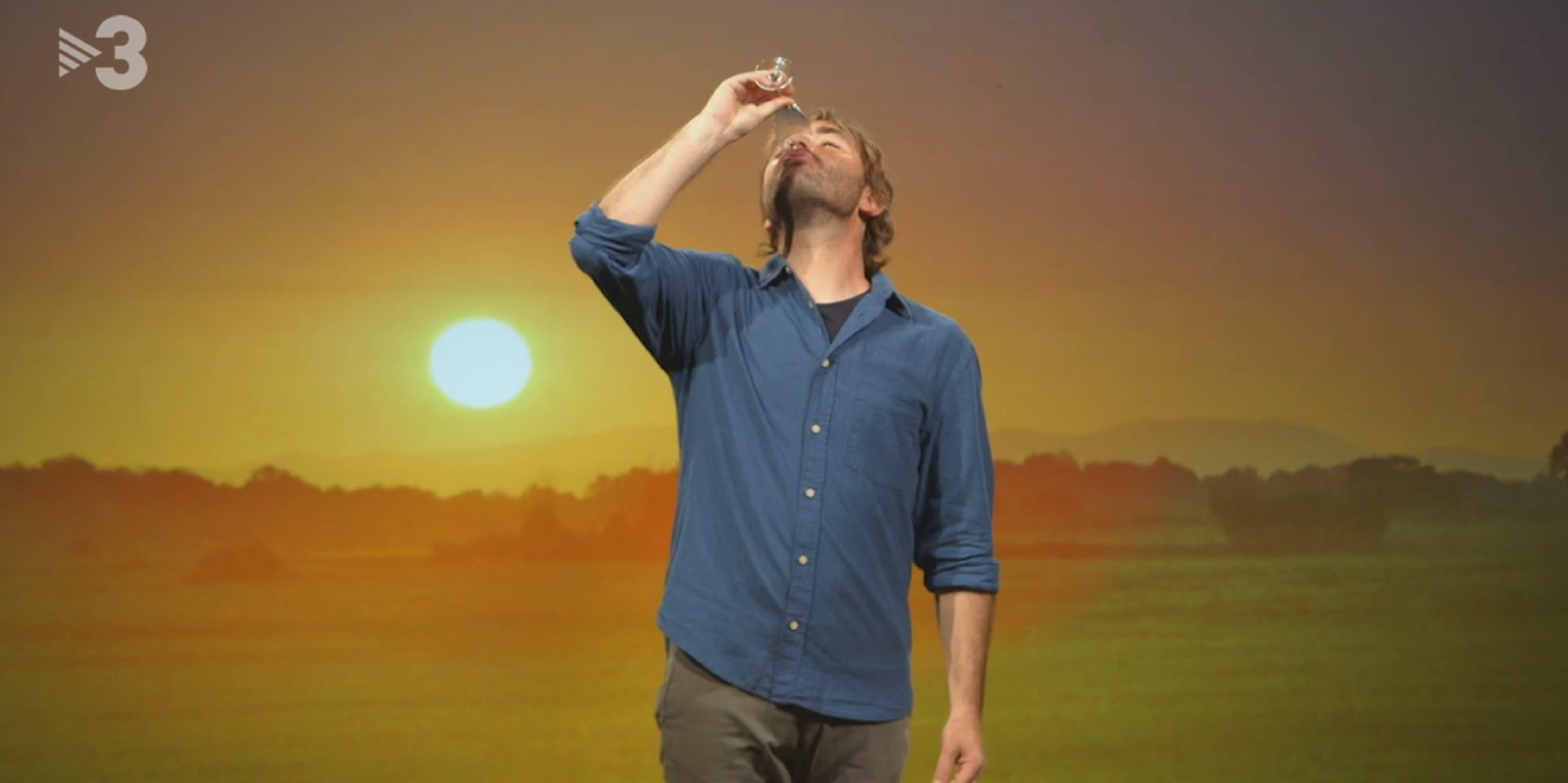 'El foraster' de TV3 celebra el éxito a ritmo de un trago