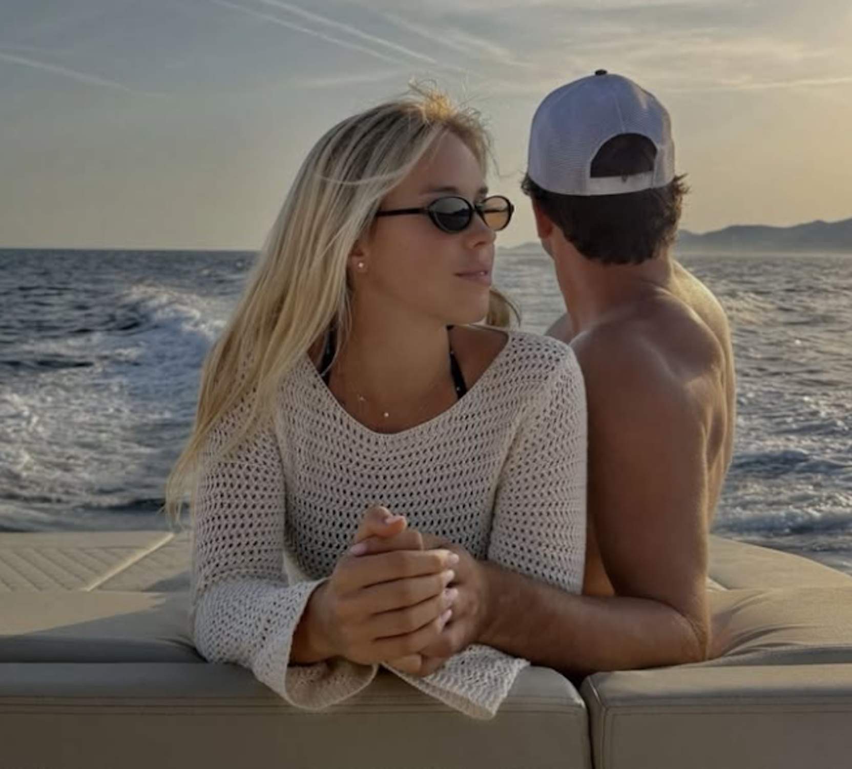 Alèxia Pascual enamora presentando a su novio, Adrià, y comiéndose a besos: "Te quiero". Quién es él