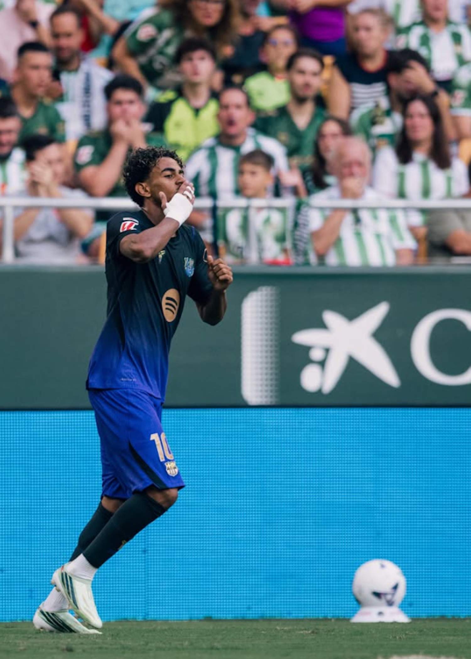 A la caverna madridista desbarren contra el Barça i Lamine després de la victòria al camp del Betis