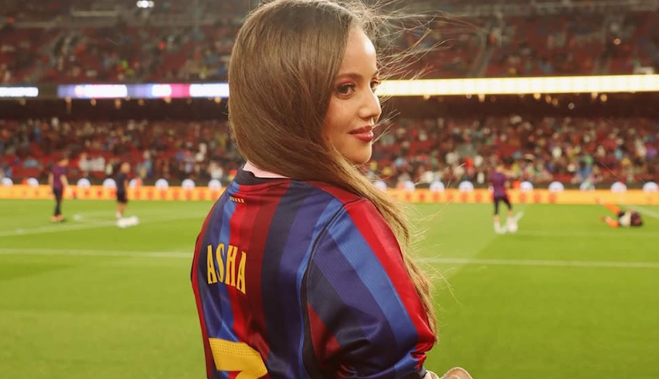 L'emoció d'Asha per cantar l'himne del Barça al Camp Nou, "sin hablar catalán"