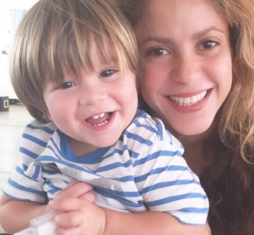 Shakira cuelga una foto de Sasha para agradecer a los fans su apoyo