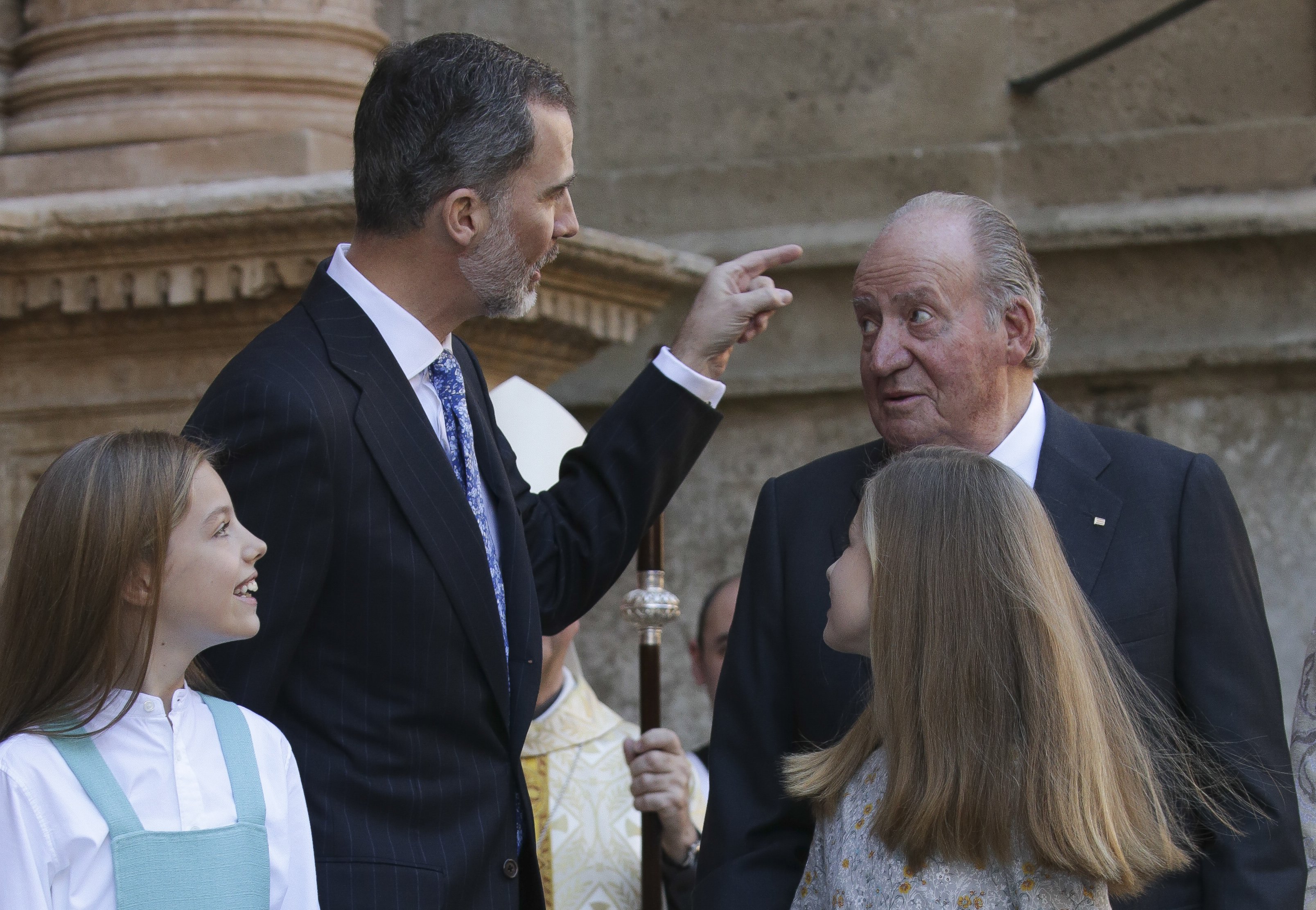 Felip arracona Joan Carles al lloc de les taquígrafes per celebrar la Constitució