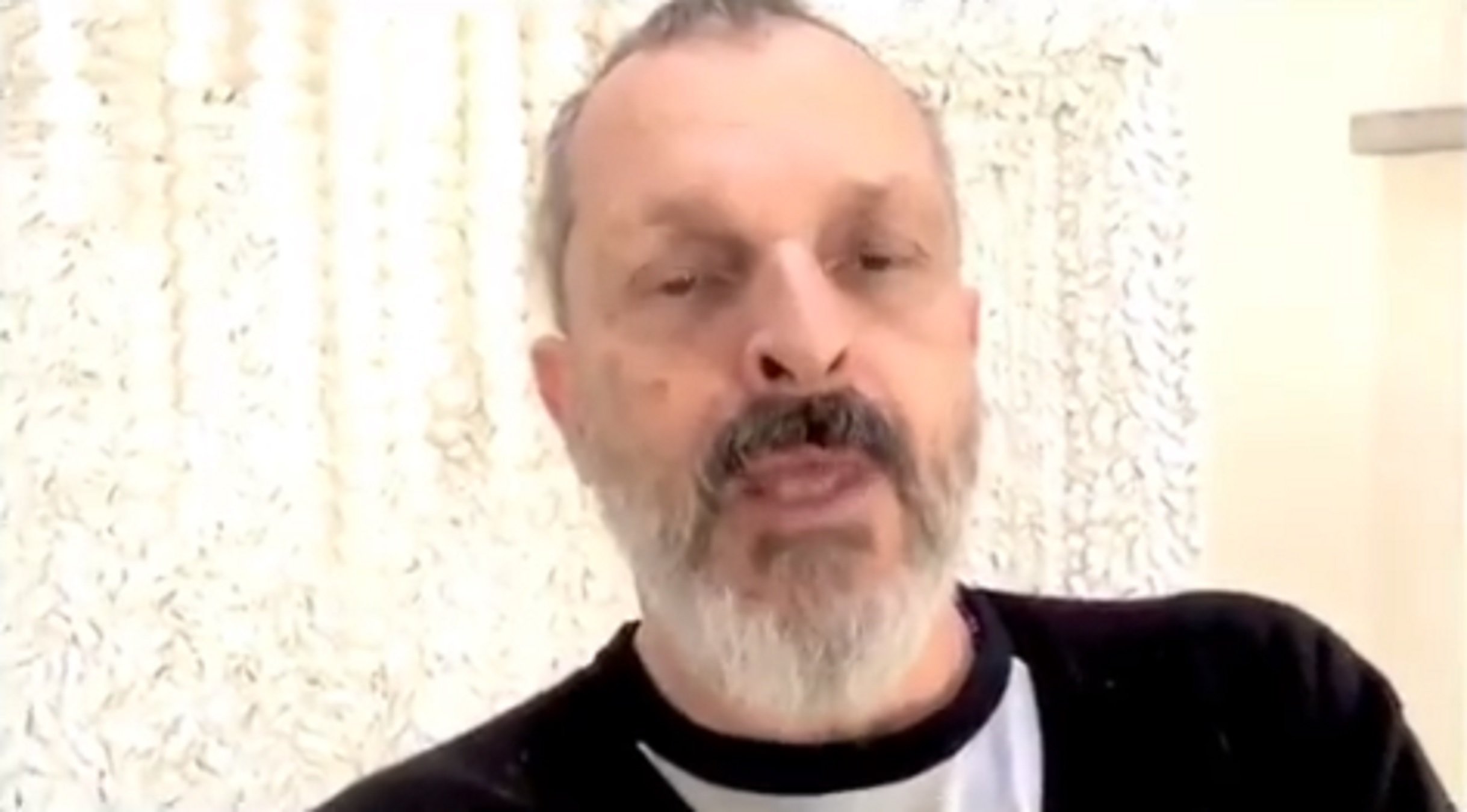 Miguel Bosé, demacrat i amb un fil de veu, diu "hasta siempre" en un vídeo