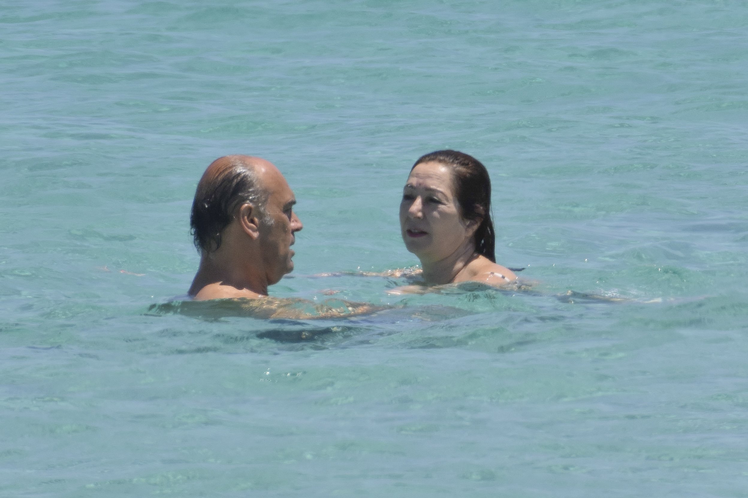 Ana Rosa Quintana i el seu marit, al Carib tot i tenir prohibit sortir d'Espanya